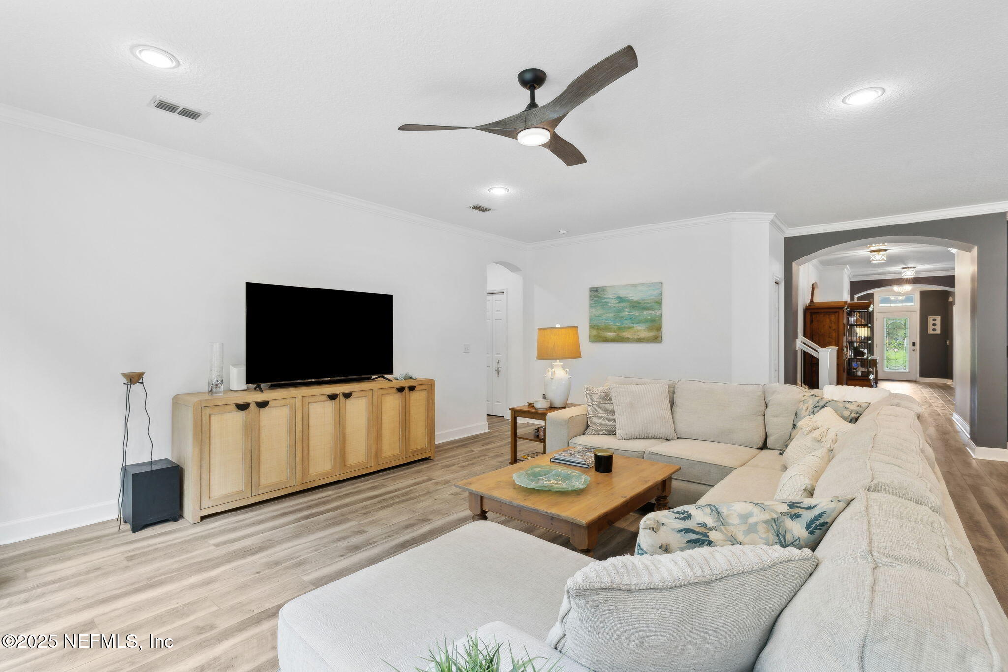 242 HOWLAND Drive