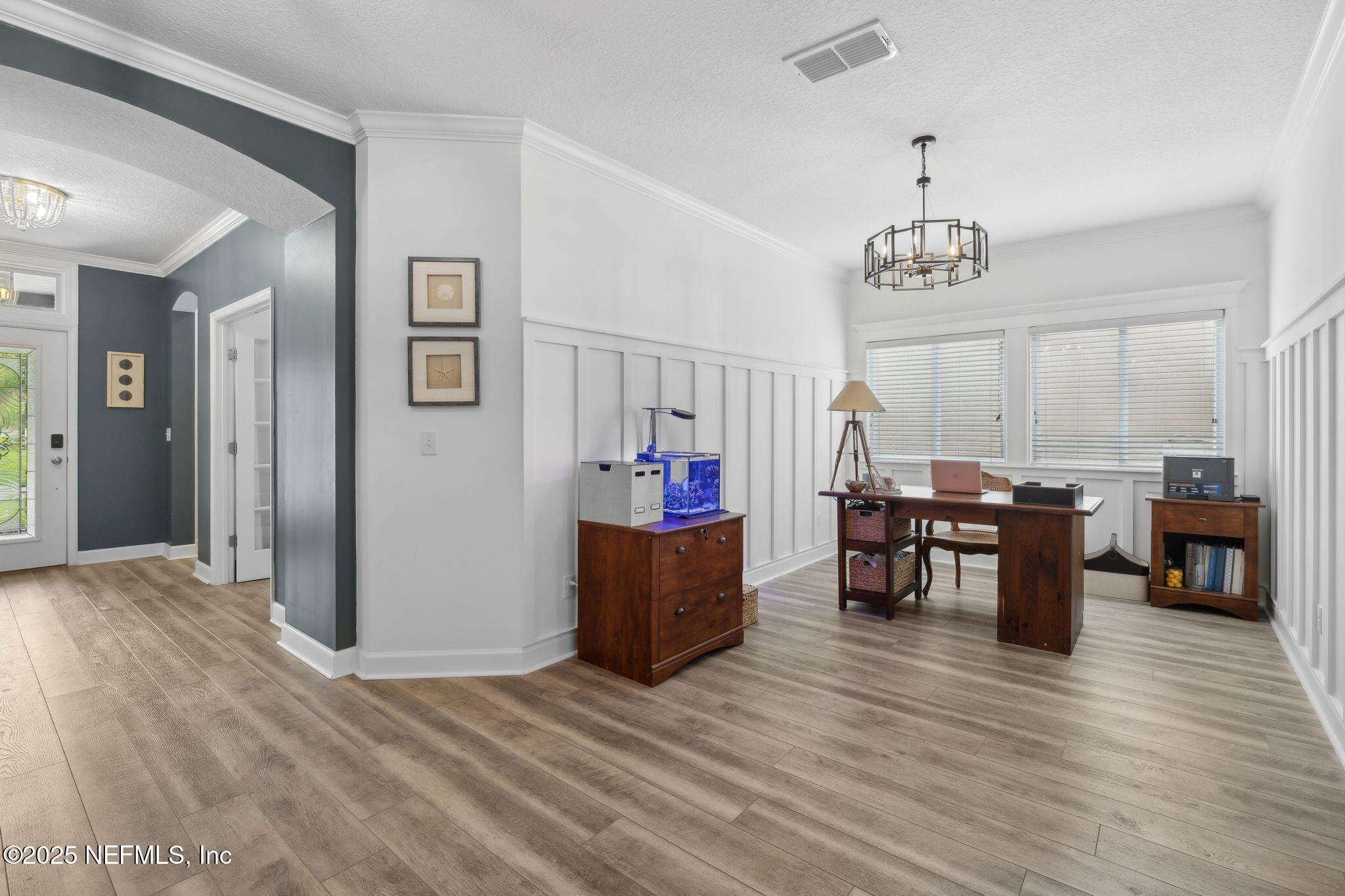 242 HOWLAND Drive