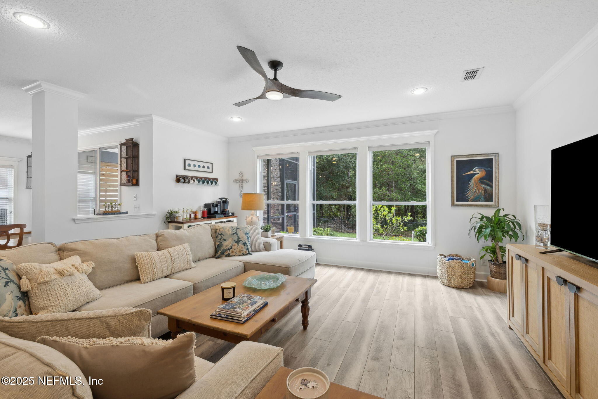 242 HOWLAND Drive