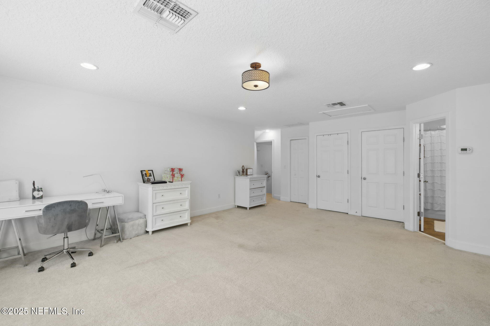 242 HOWLAND Drive