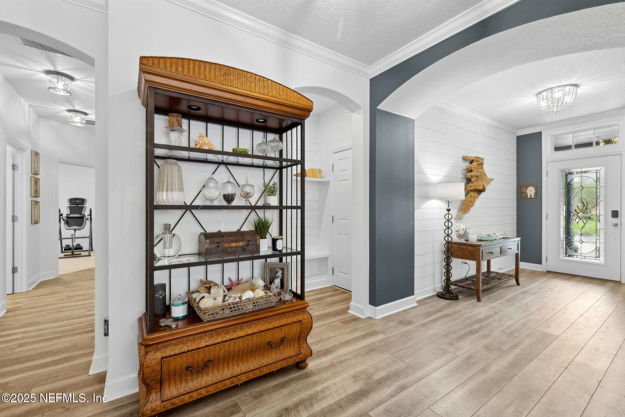242 HOWLAND Drive