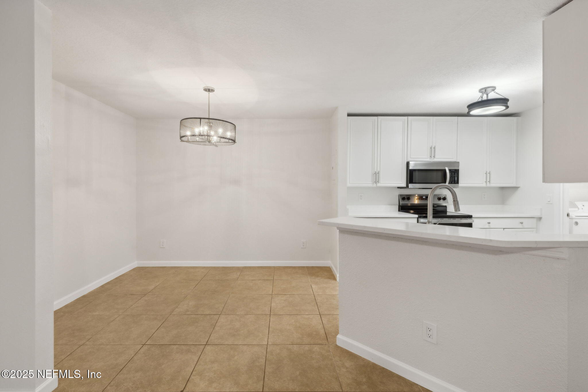 9 ARBOR CLUB Drive, 101