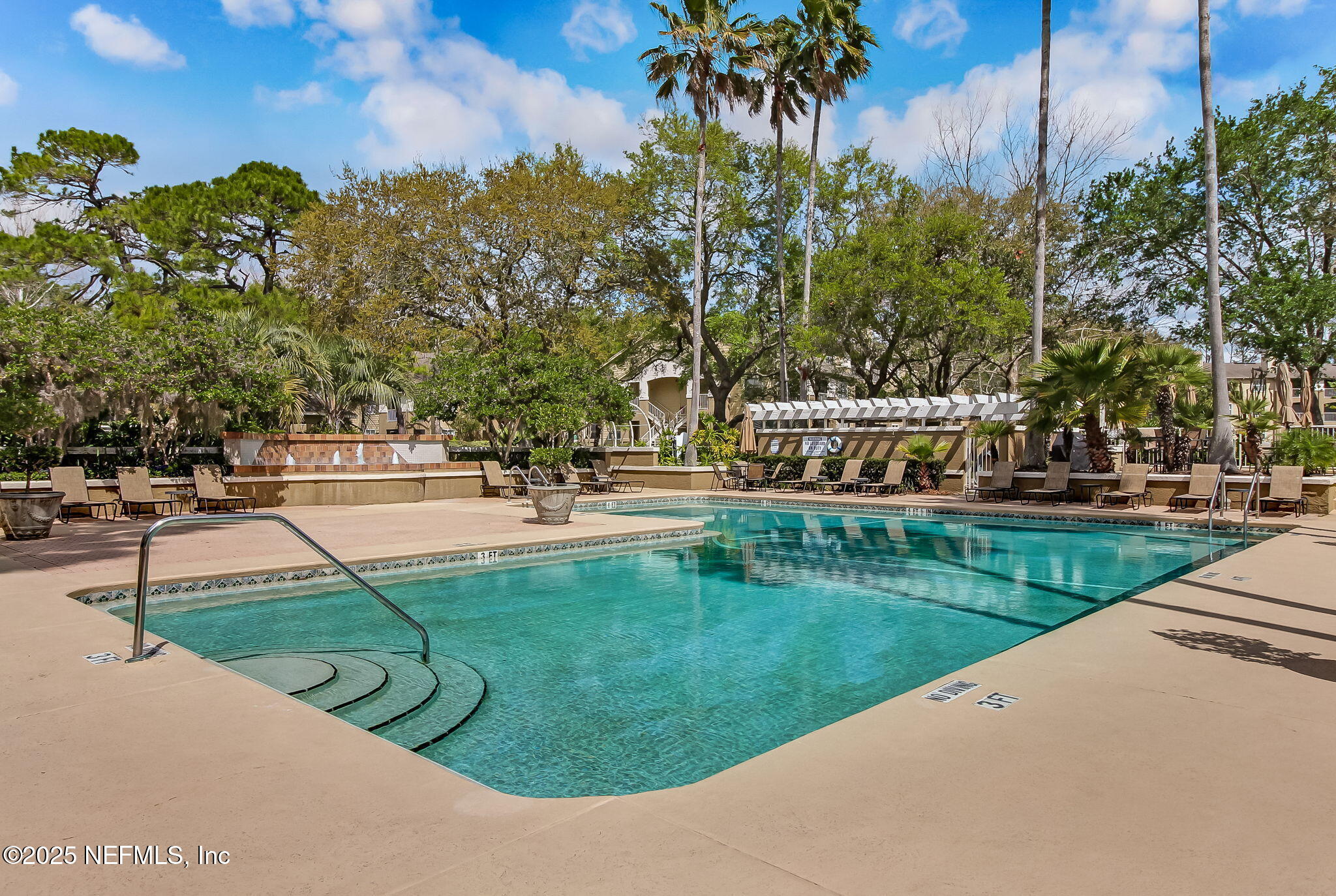 9 ARBOR CLUB Drive, 101