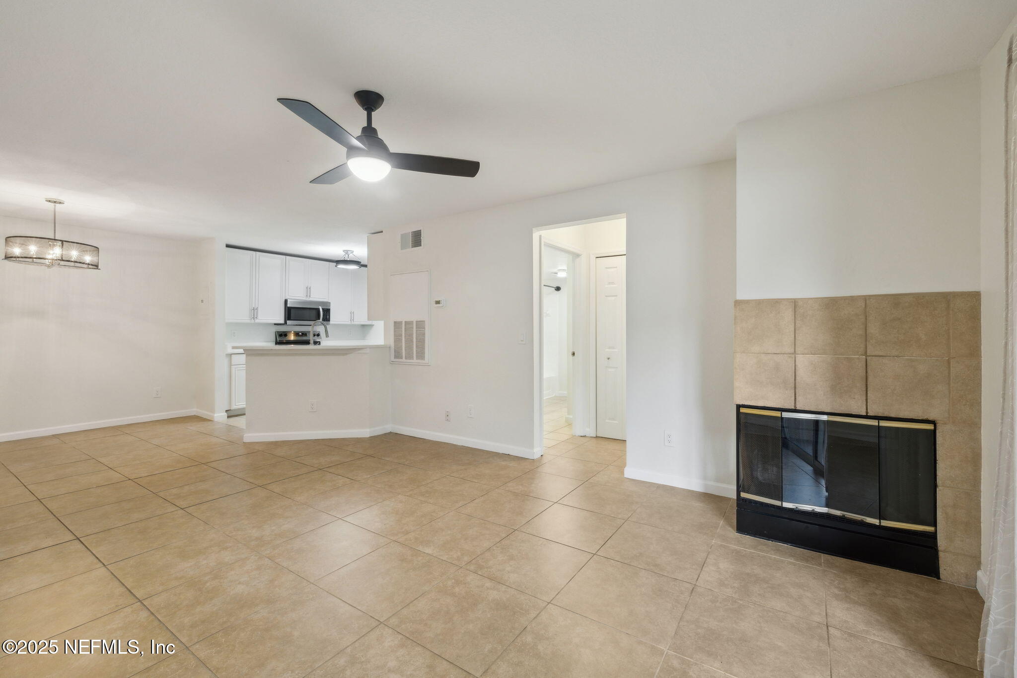 9 ARBOR CLUB Drive, 101