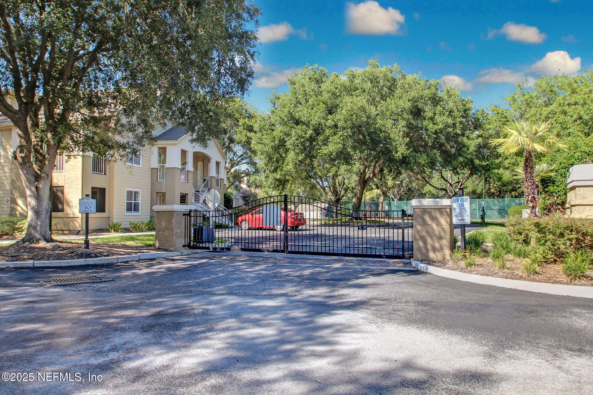 9 ARBOR CLUB Drive, 101