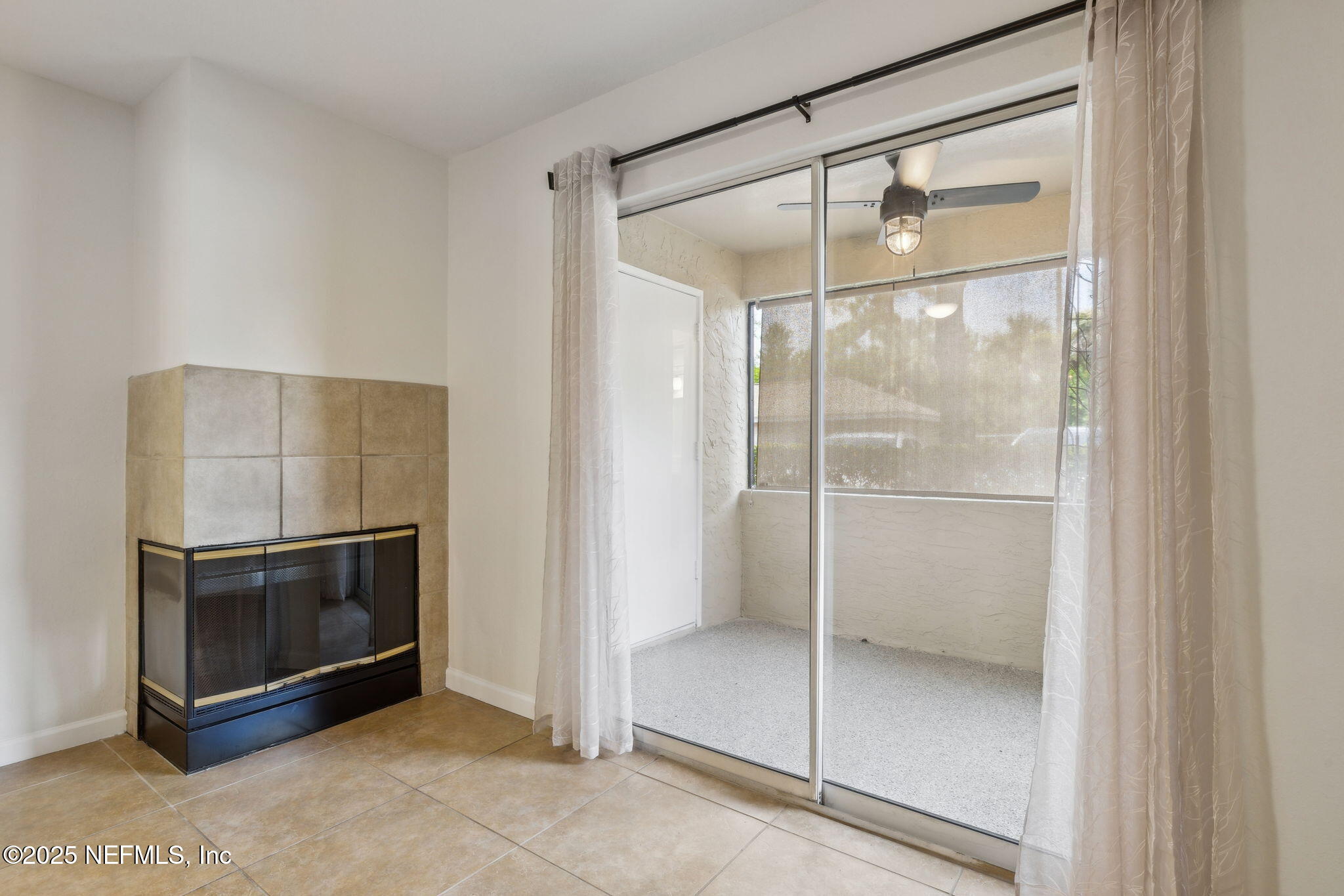 9 ARBOR CLUB Drive, 101