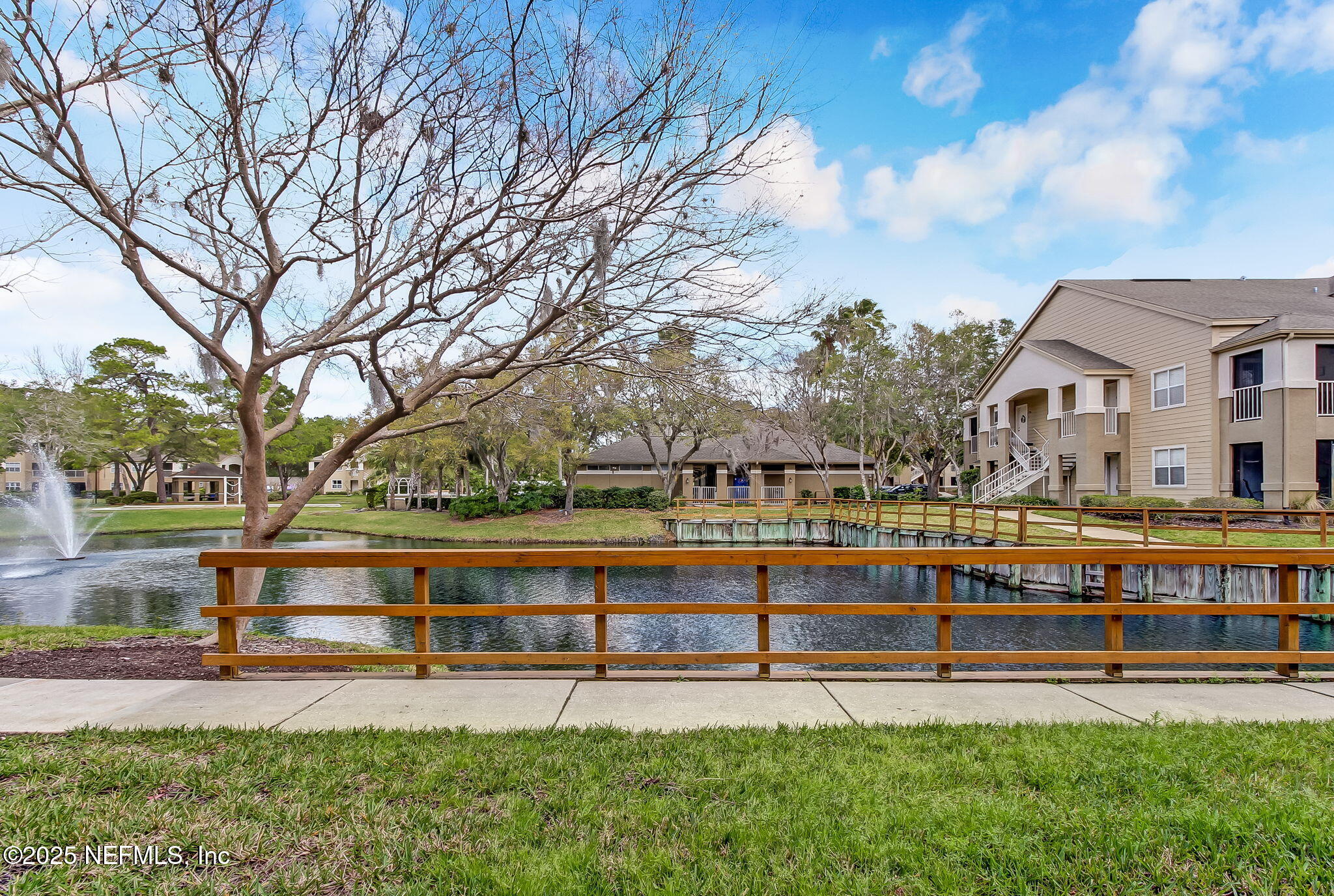 9 ARBOR CLUB Drive, 101