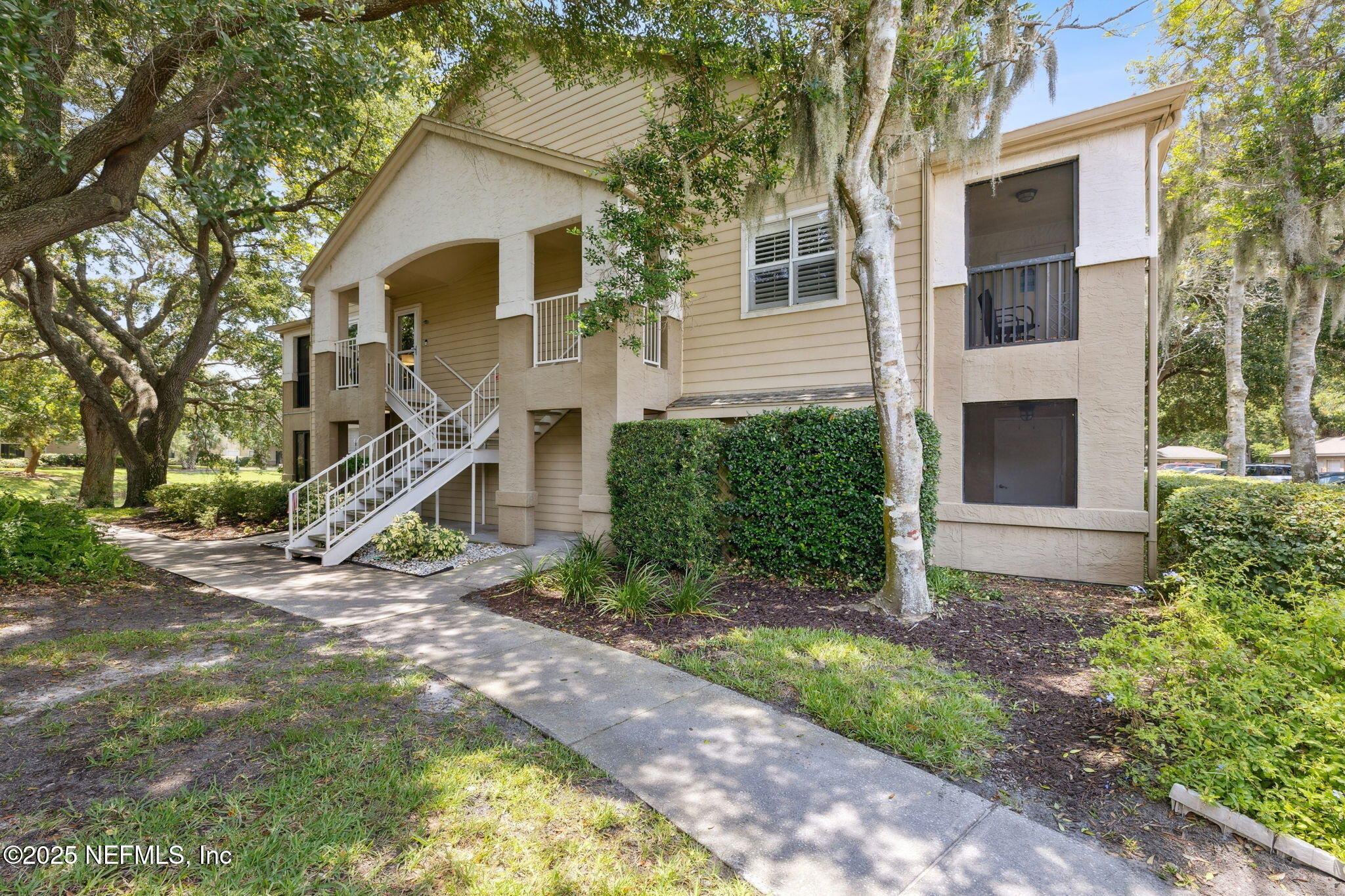 9 ARBOR CLUB Drive, 101