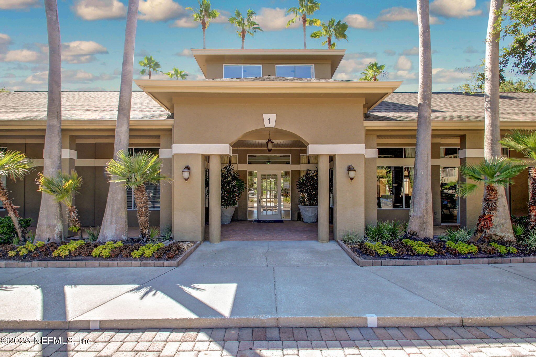 9 ARBOR CLUB Drive, 101