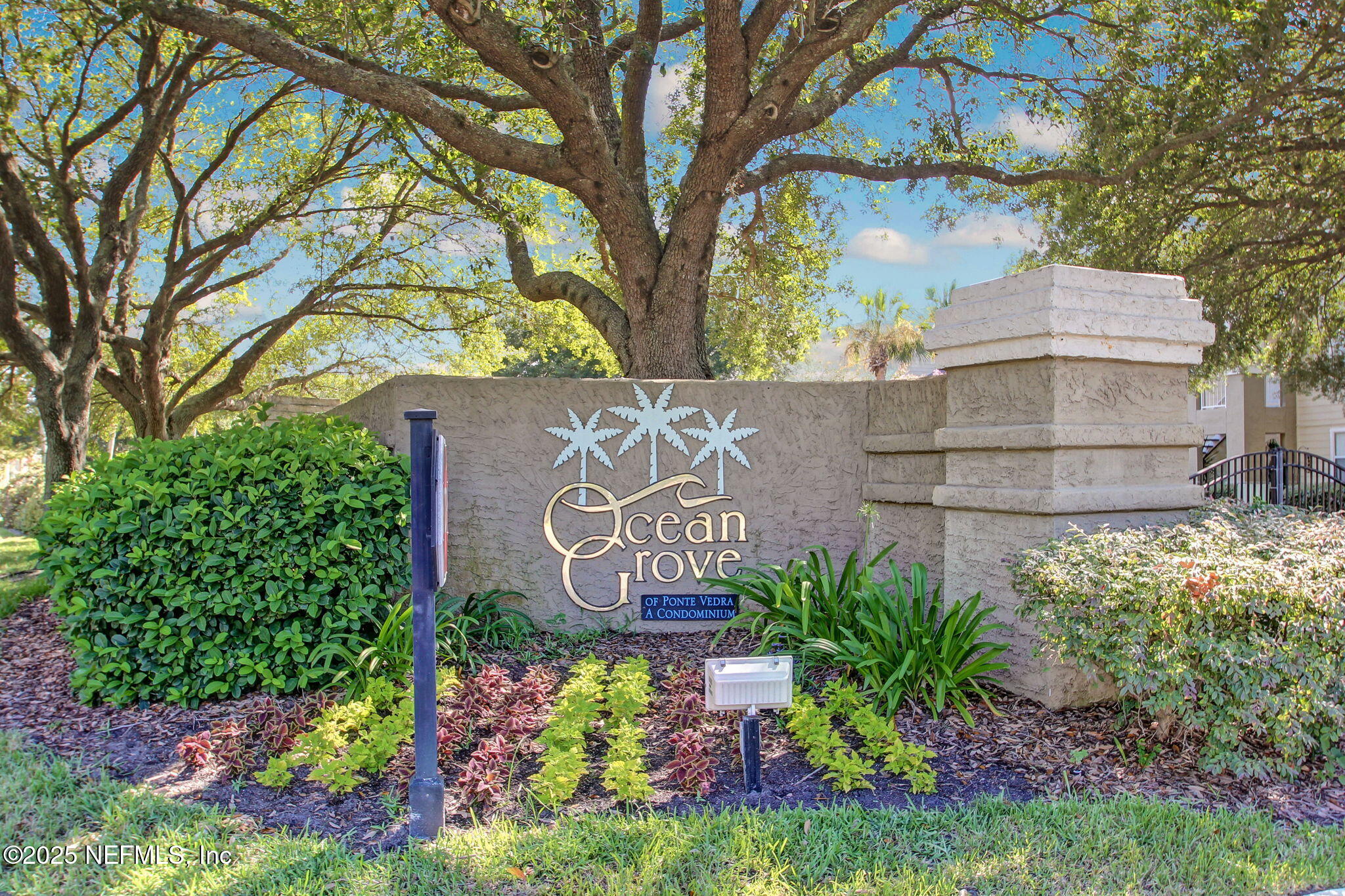 9 ARBOR CLUB Drive, 101