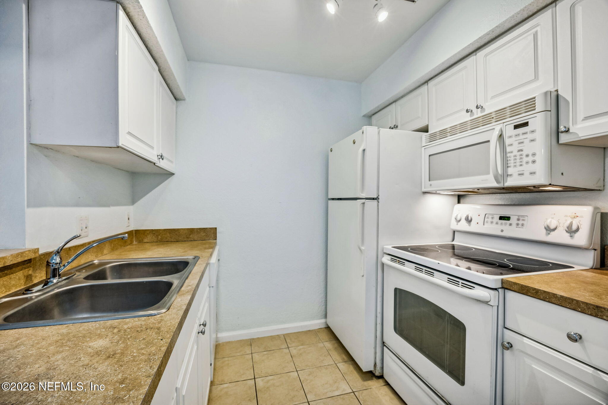 100 FAIRWAY PARK Boulevard 1207