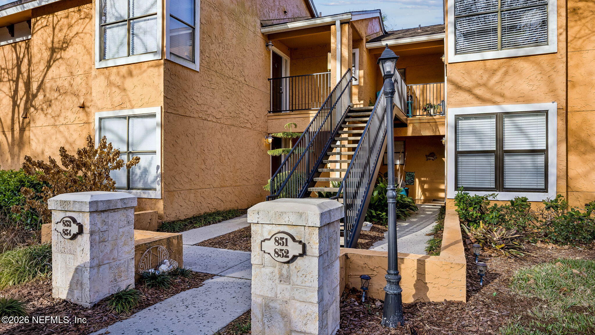 851 SHORELINE Circle