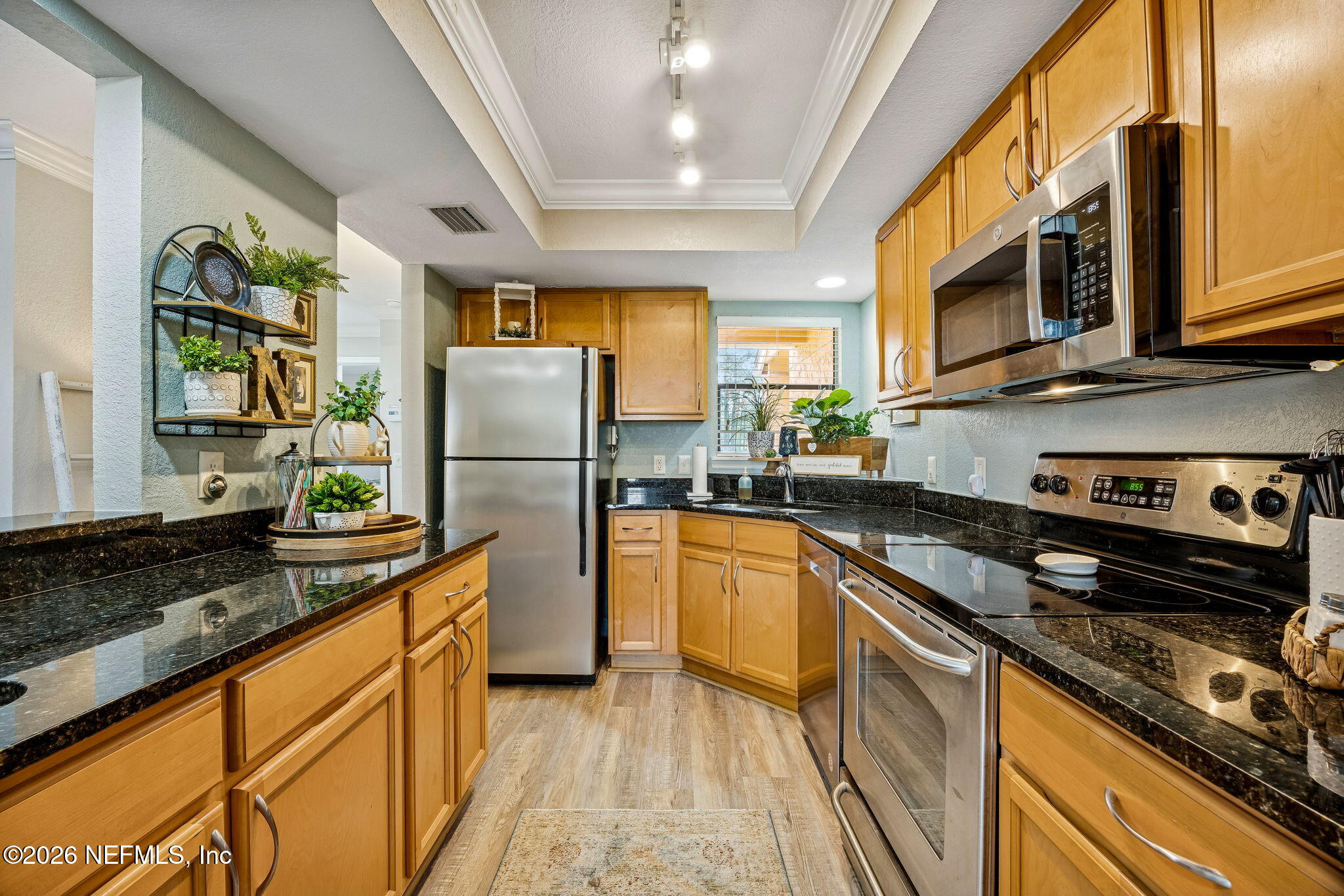 851 SHORELINE Circle