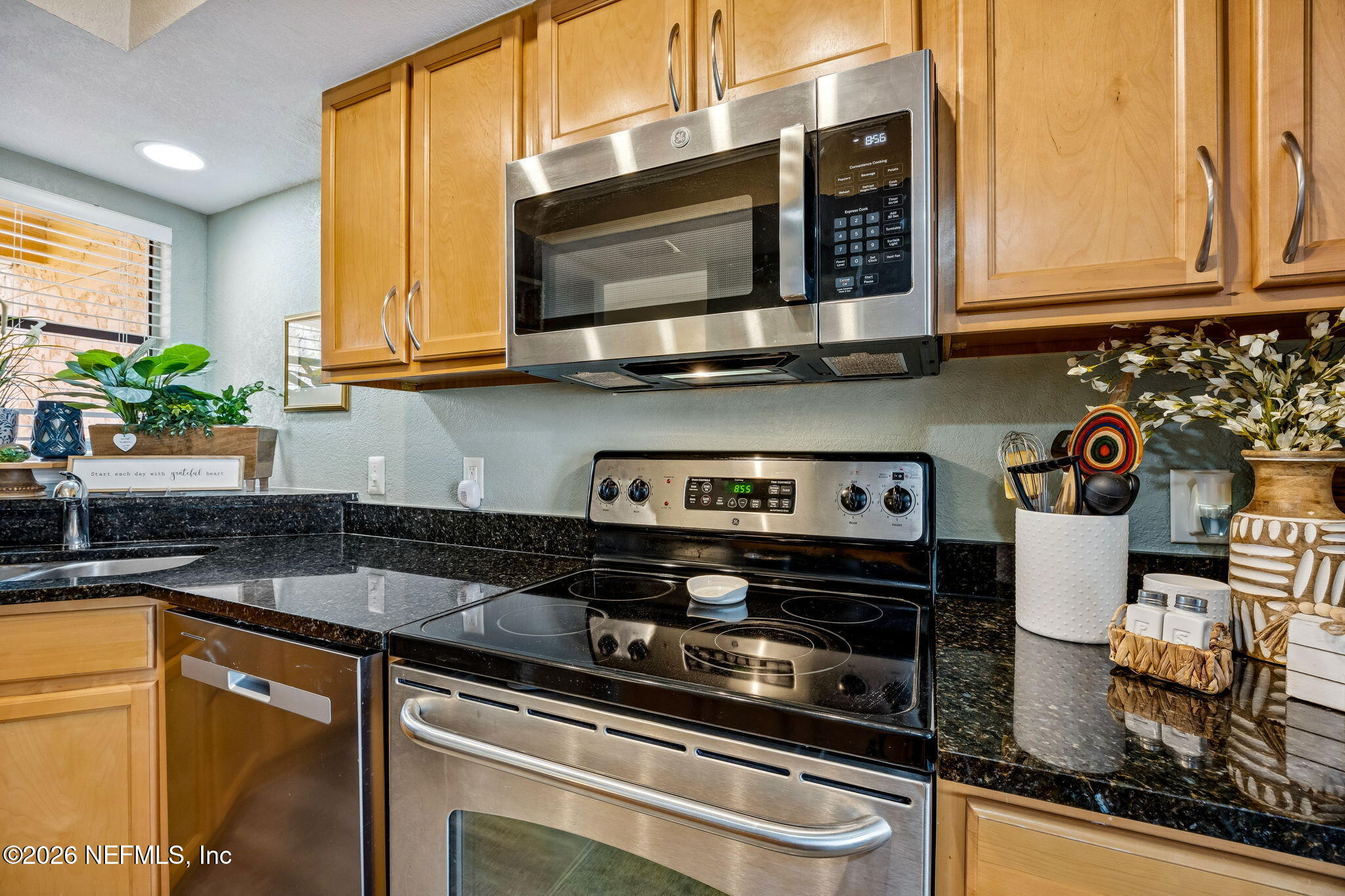 851 SHORELINE Circle