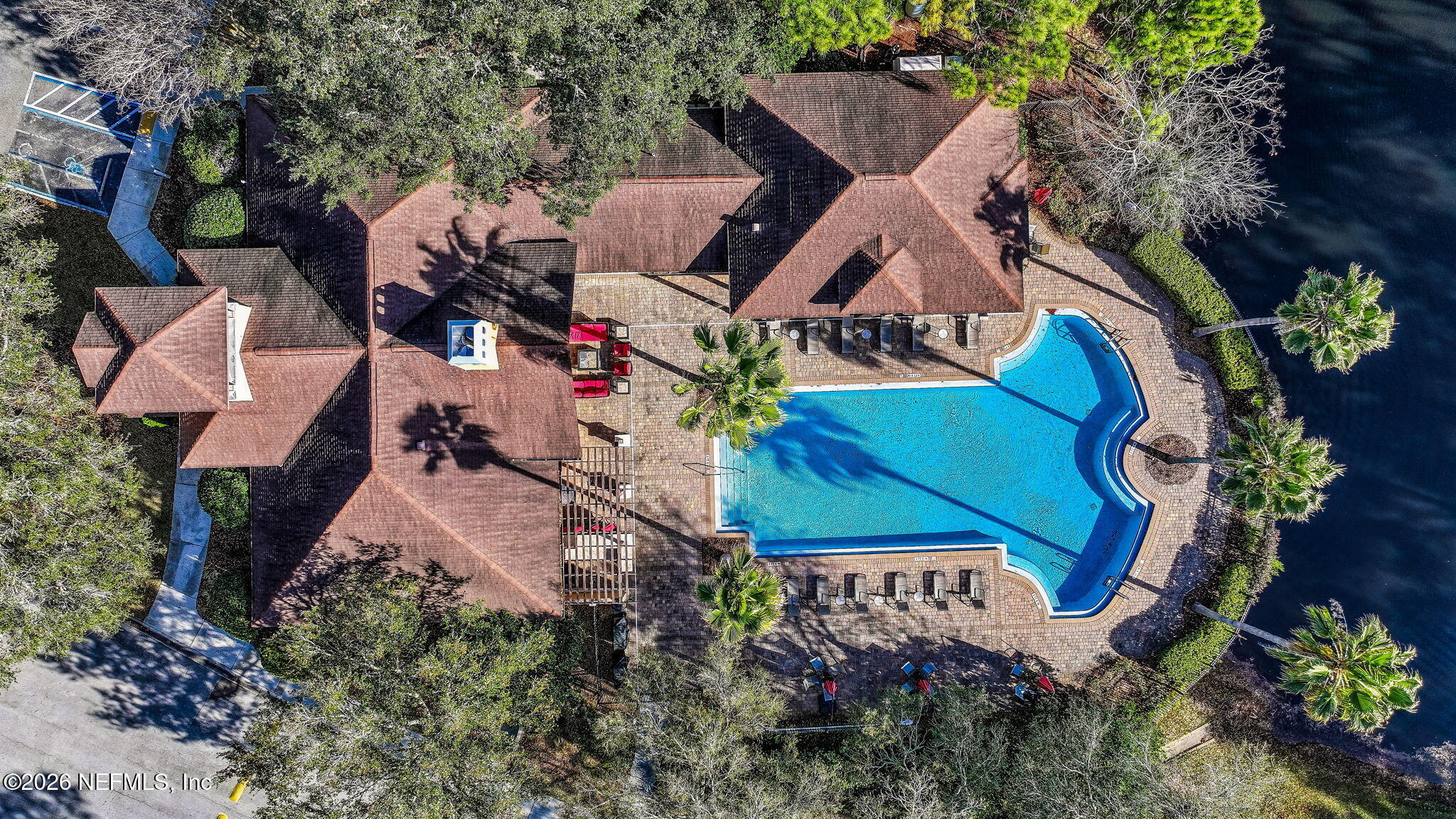 851 SHORELINE Circle
