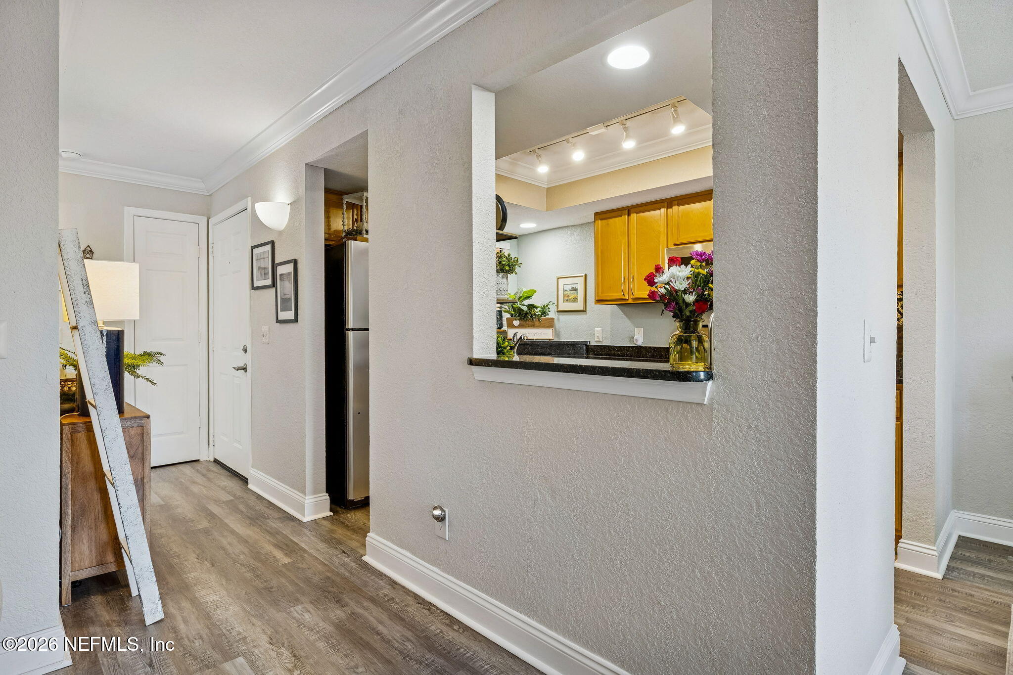 851 SHORELINE Circle