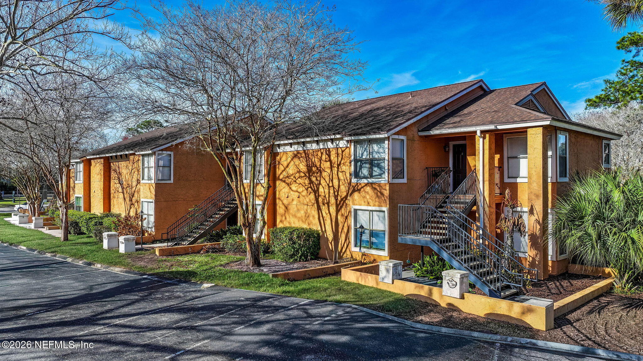 851 SHORELINE Circle