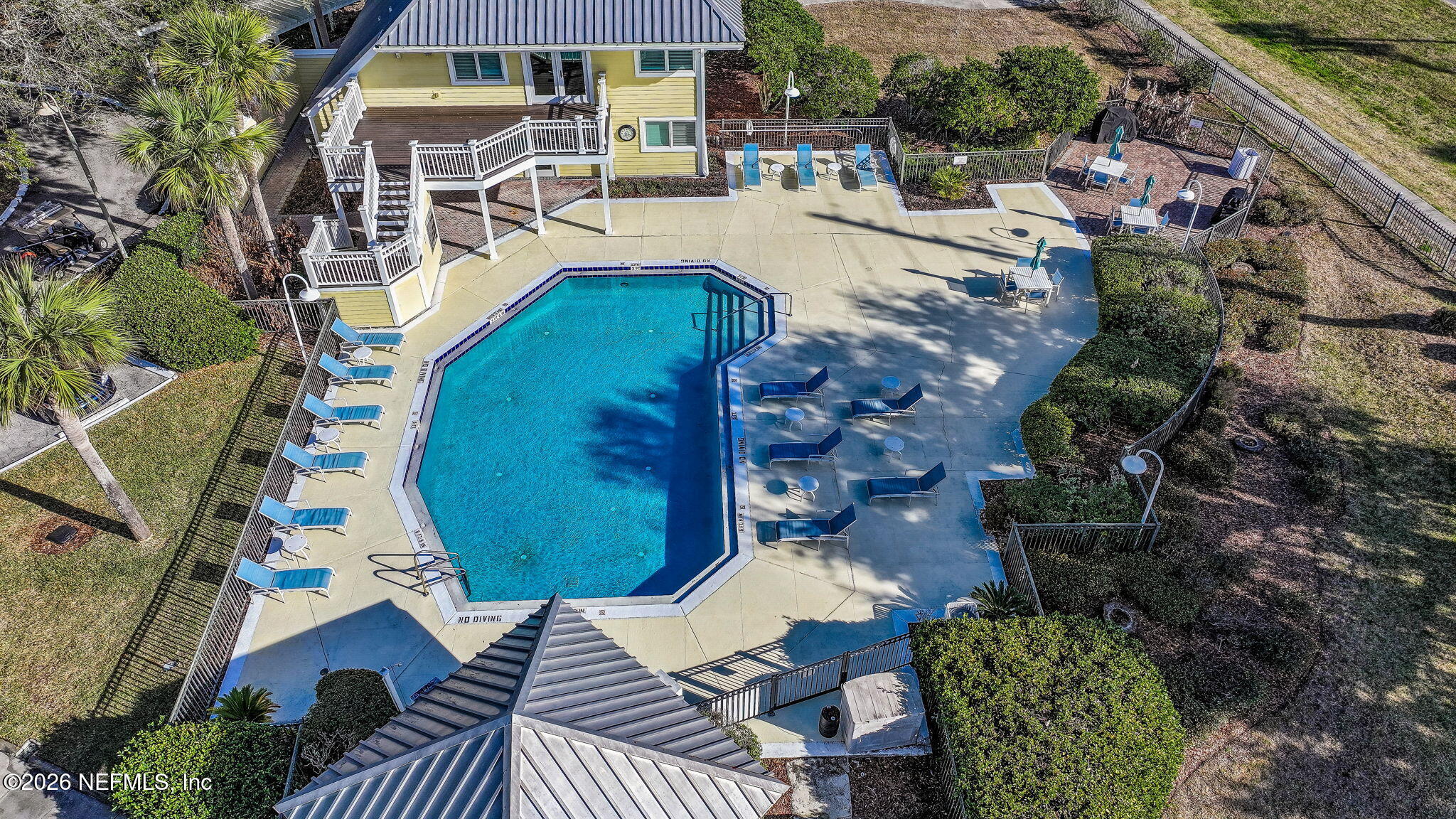 851 SHORELINE Circle