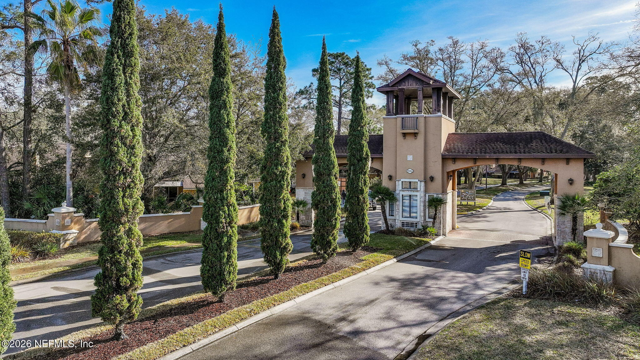 851 SHORELINE Circle