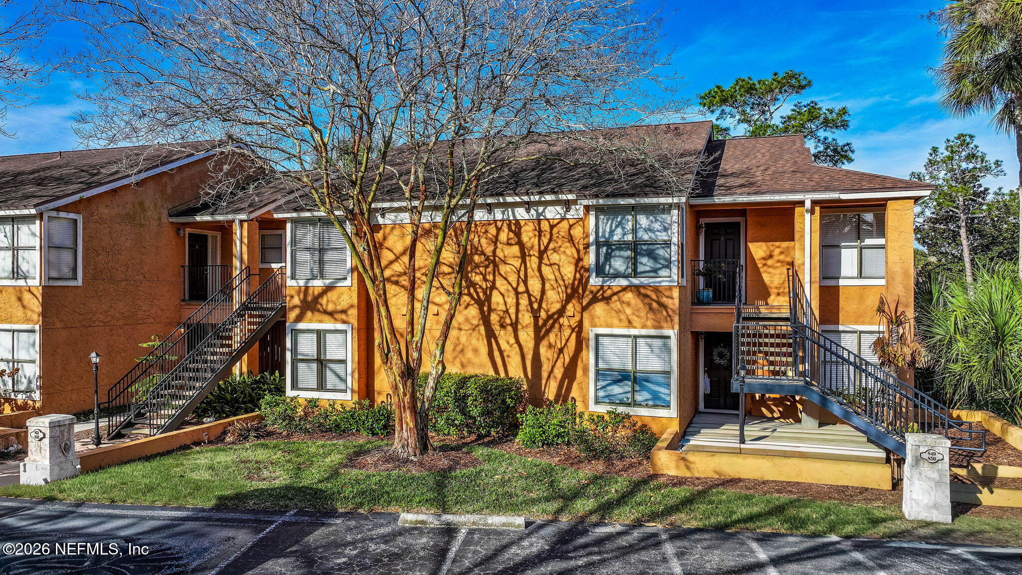 851 SHORELINE Circle