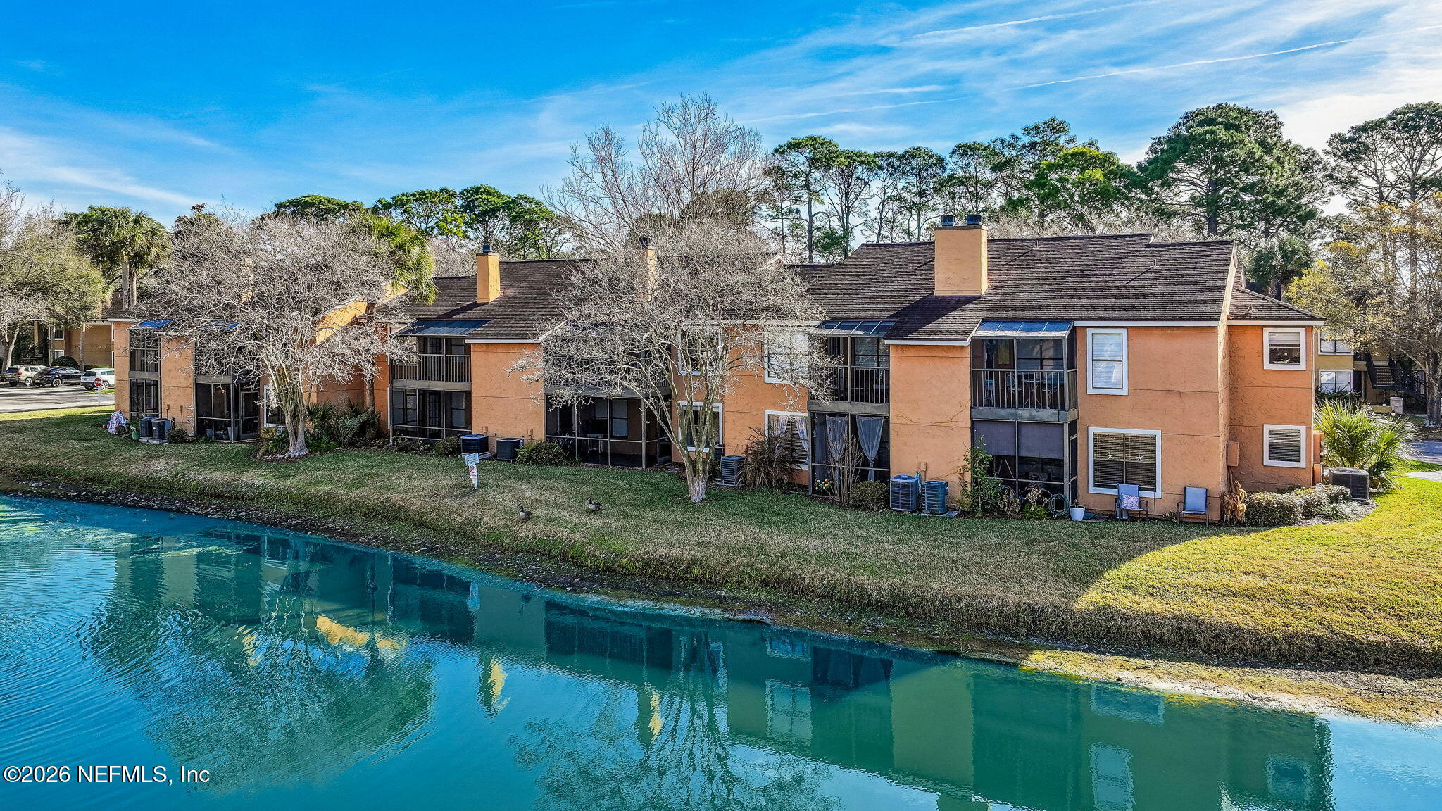 851 SHORELINE Circle