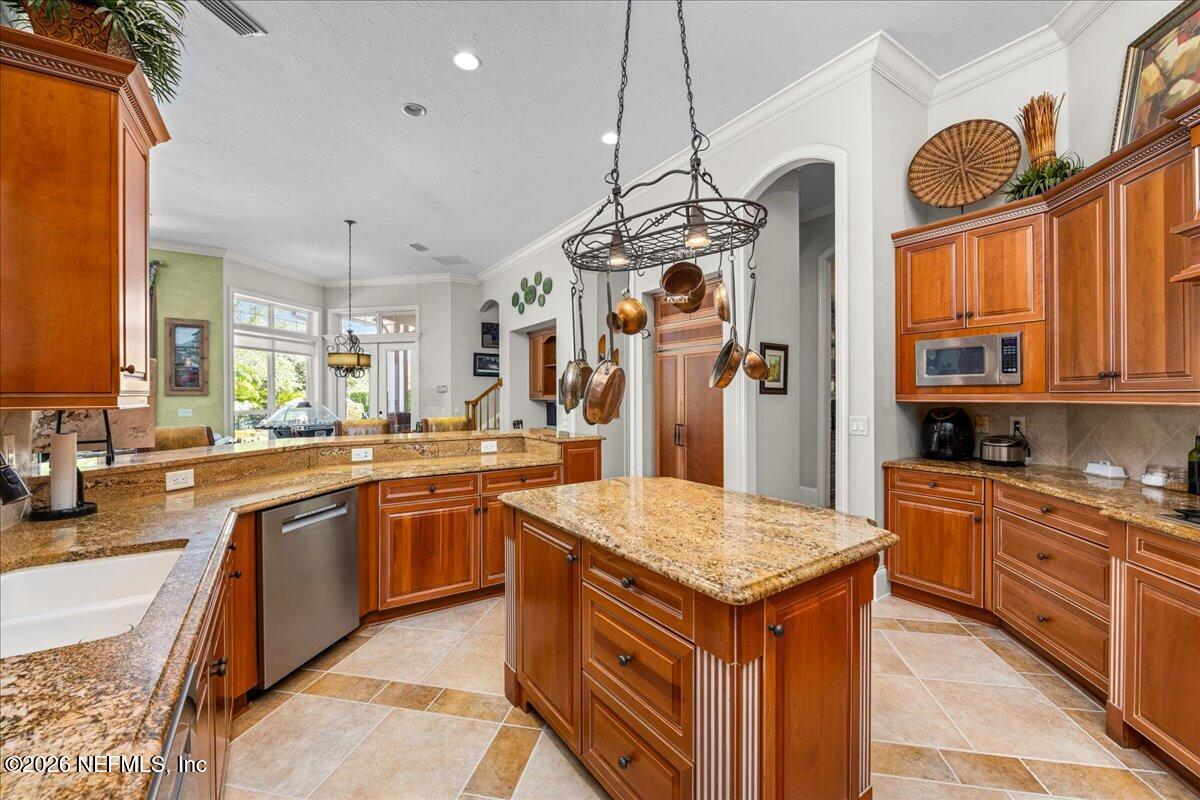 1170 REGISTRY Boulevard, St. Augustine