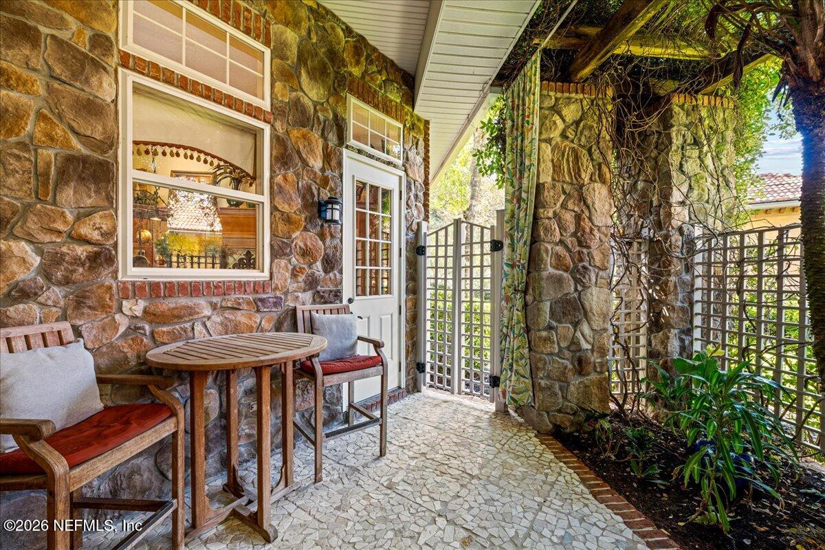 1170 REGISTRY Boulevard, St. Augustine