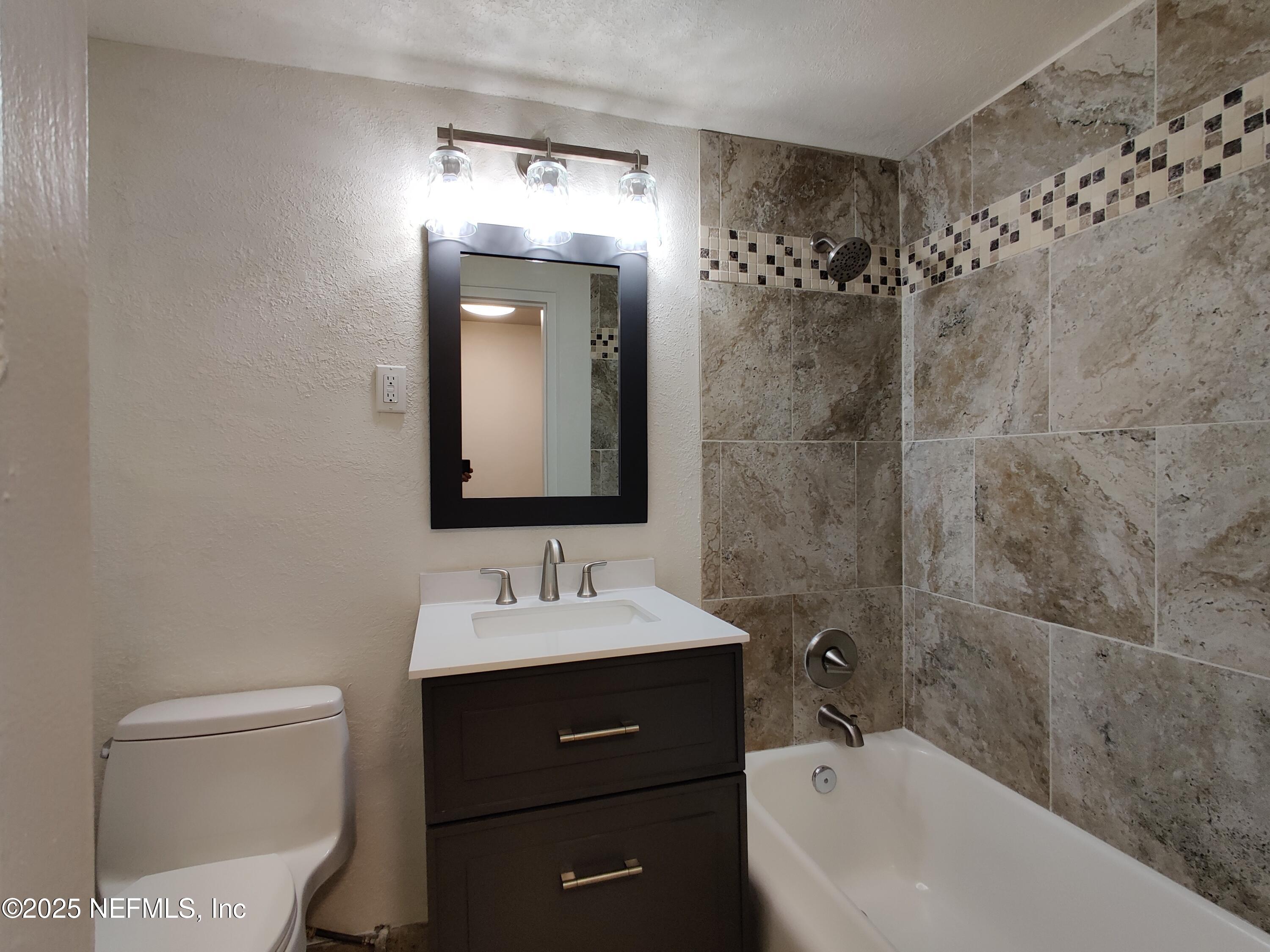 311 W ASHLEY Street 1715