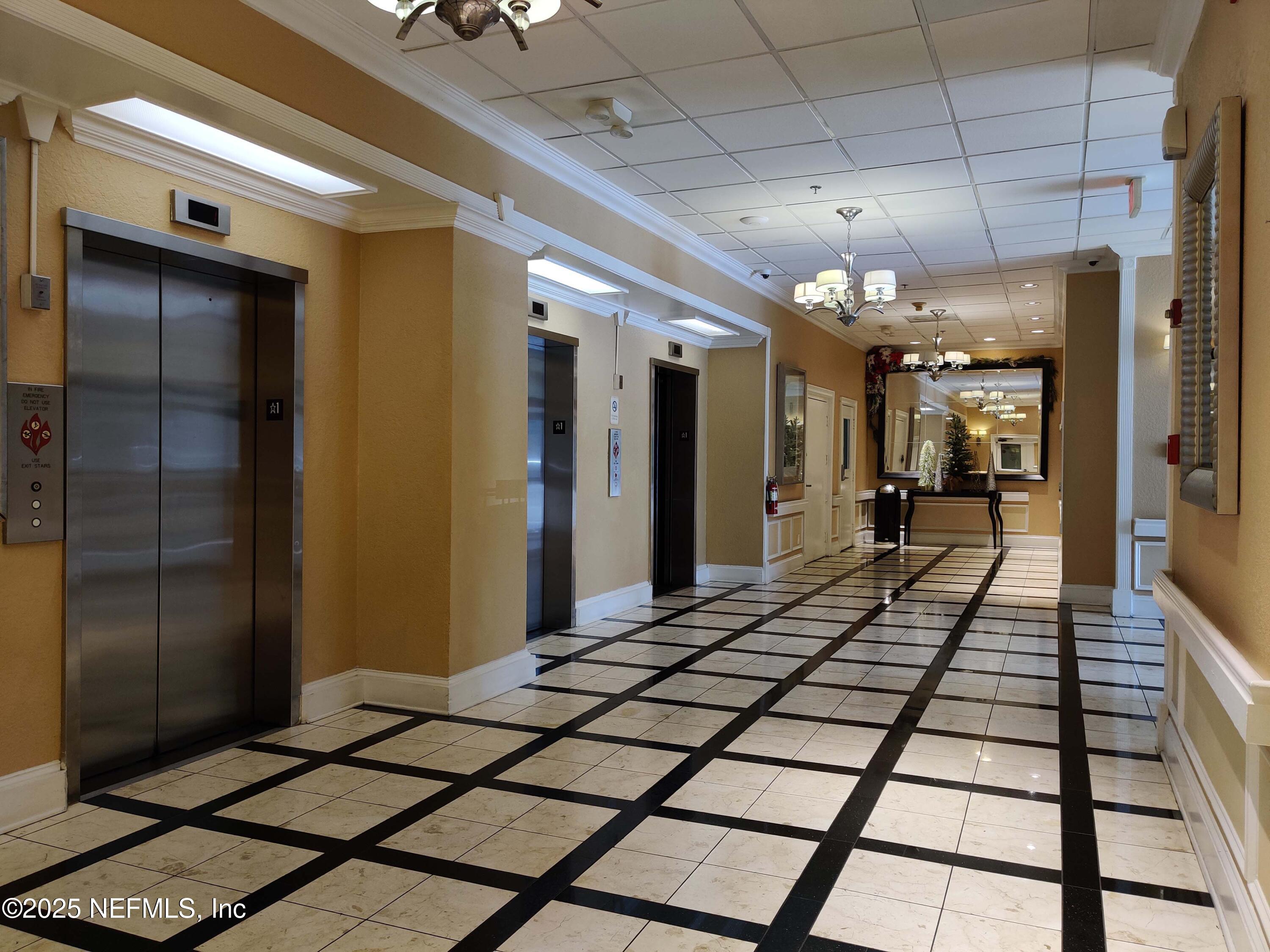 311 W ASHLEY Street 1715