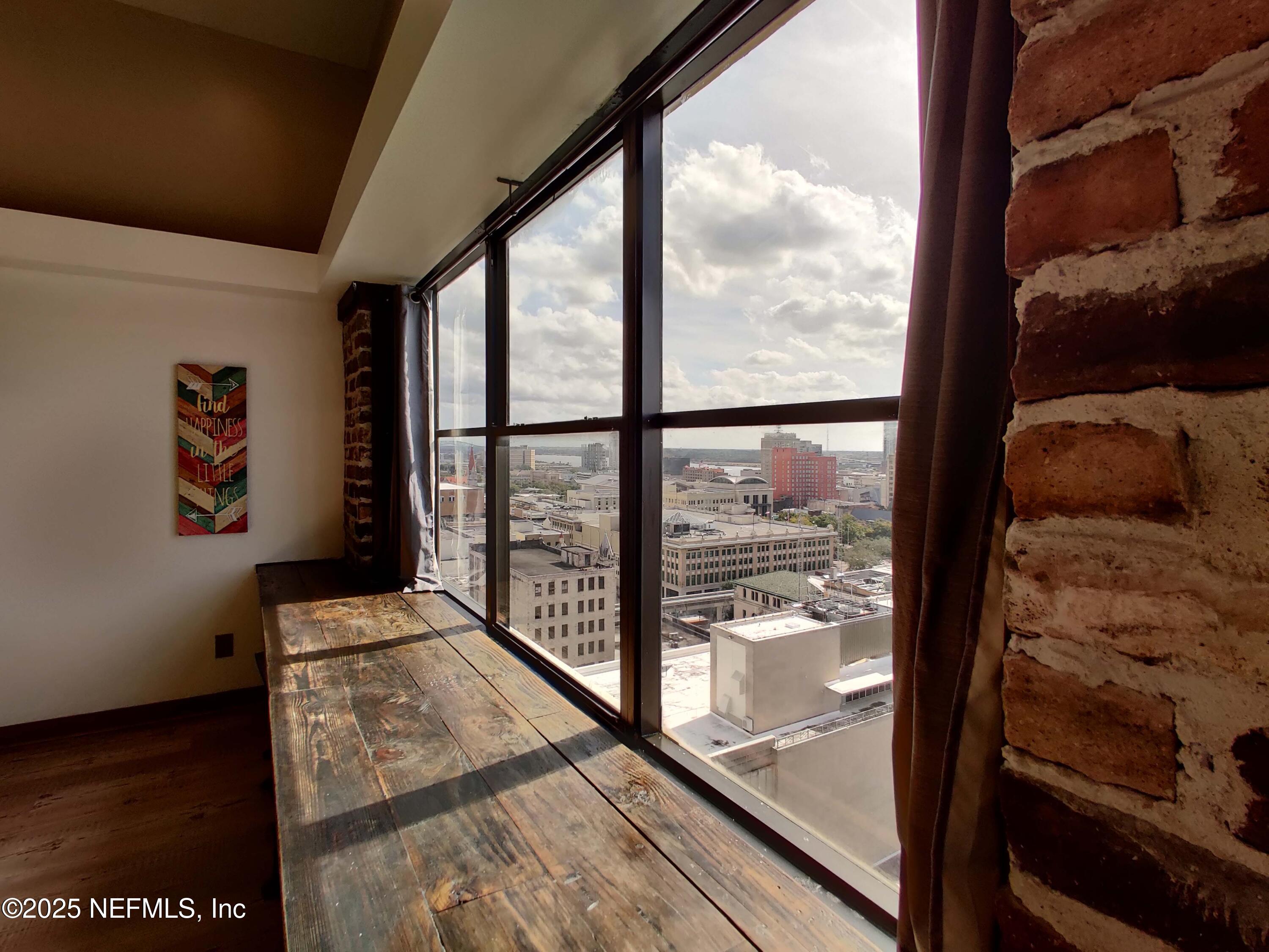 311 W ASHLEY Street 1715