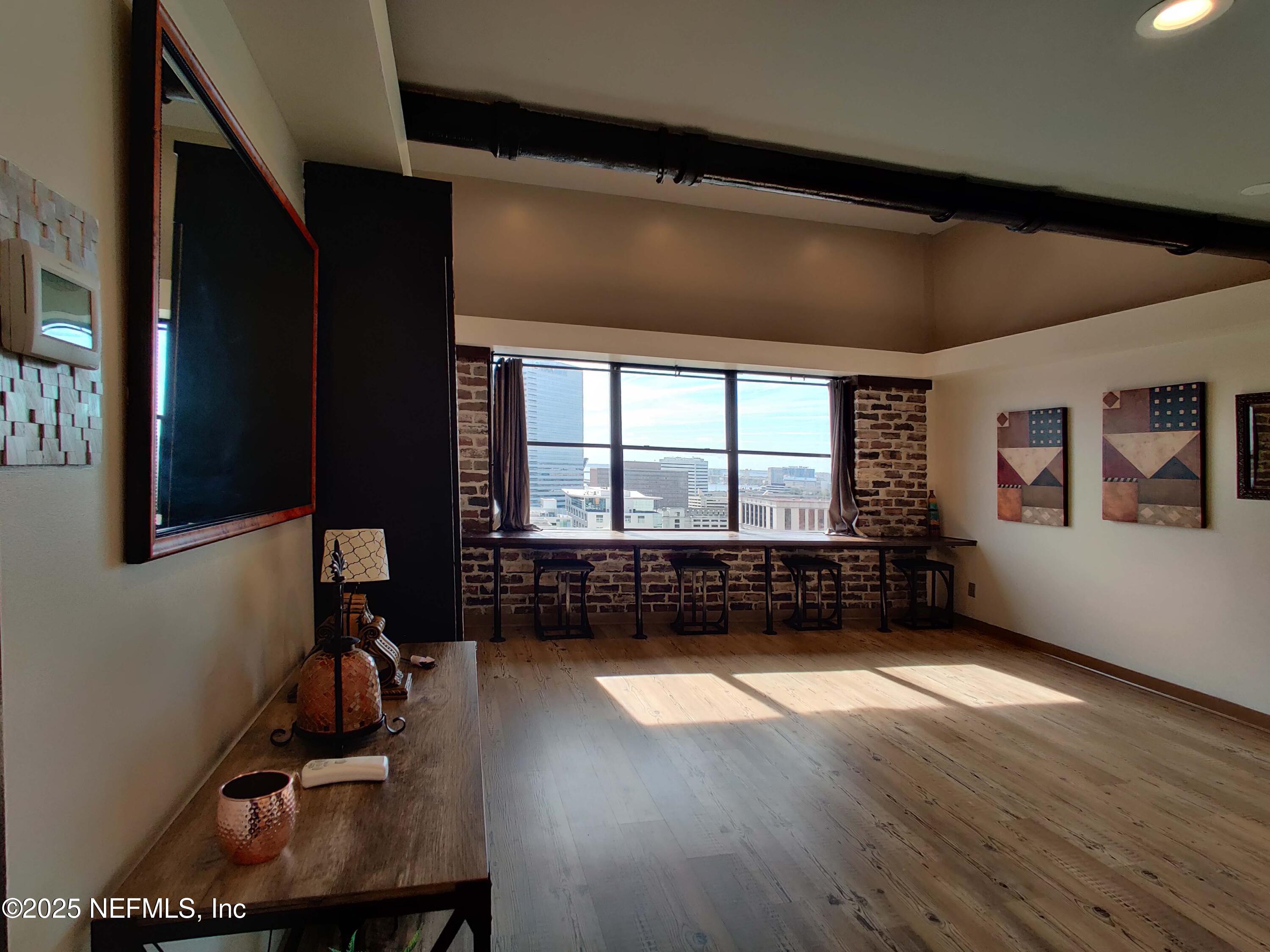 311 W ASHLEY Street 1715