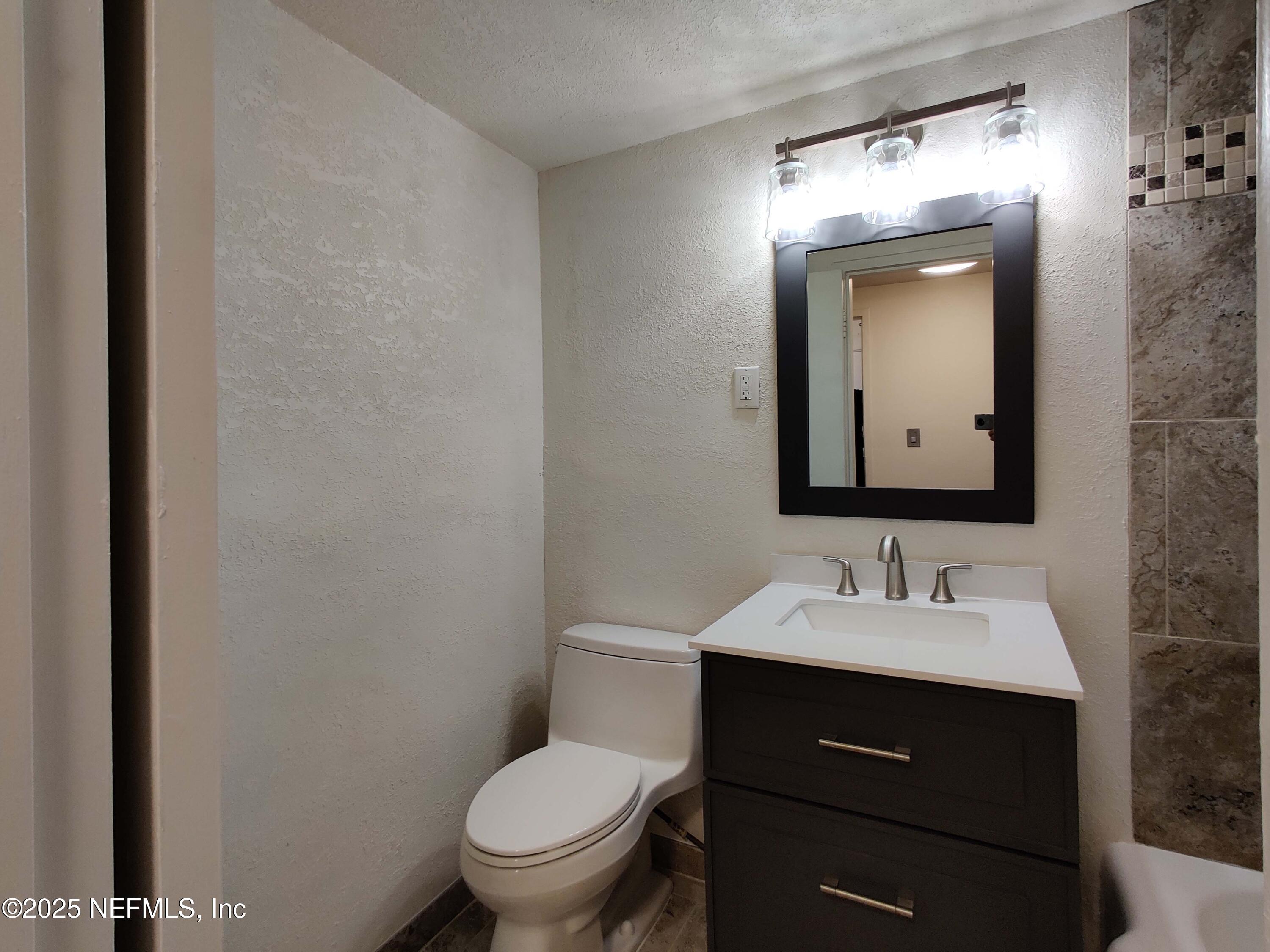 311 W ASHLEY Street 1715