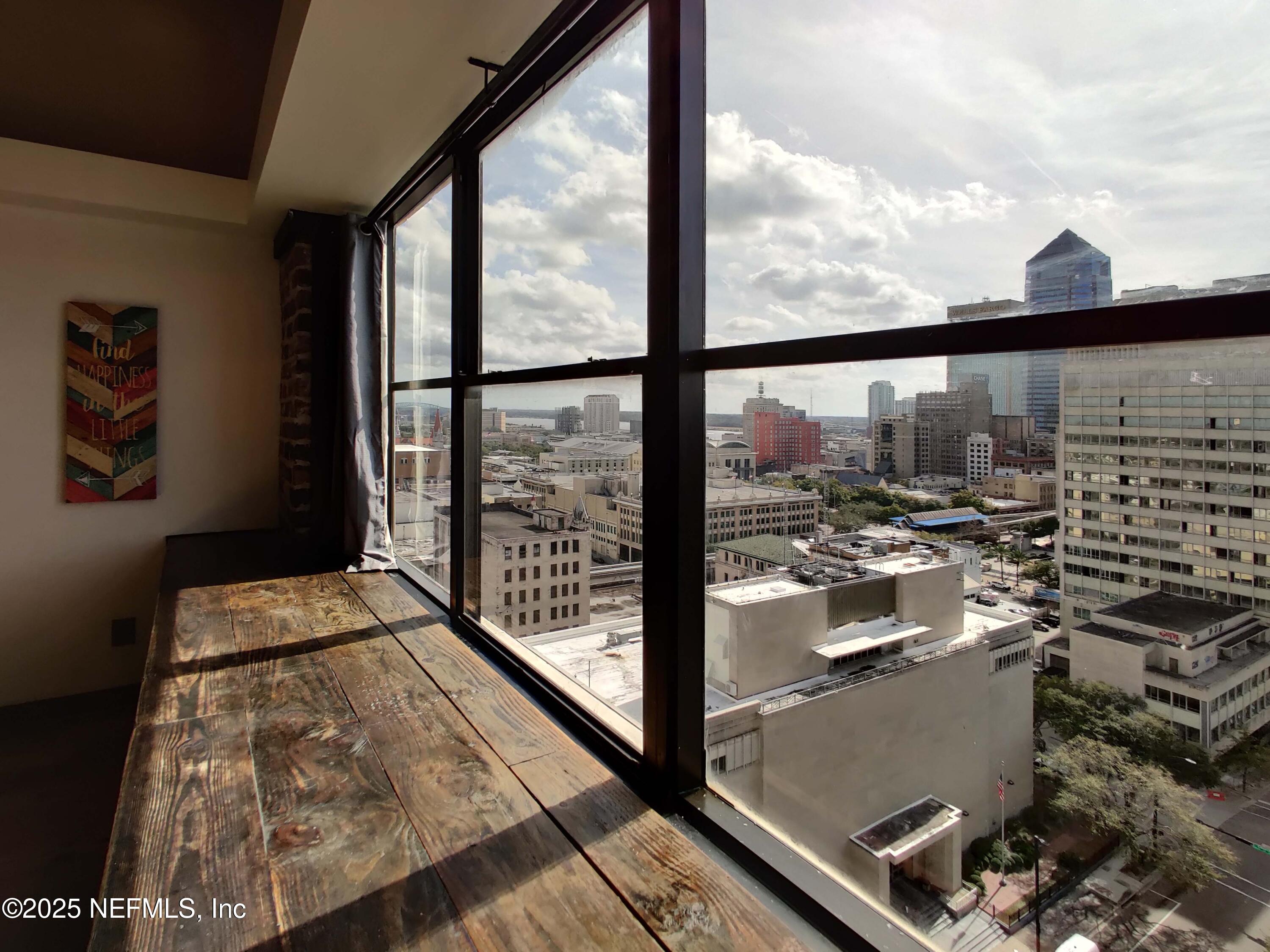 311 W ASHLEY Street 1715