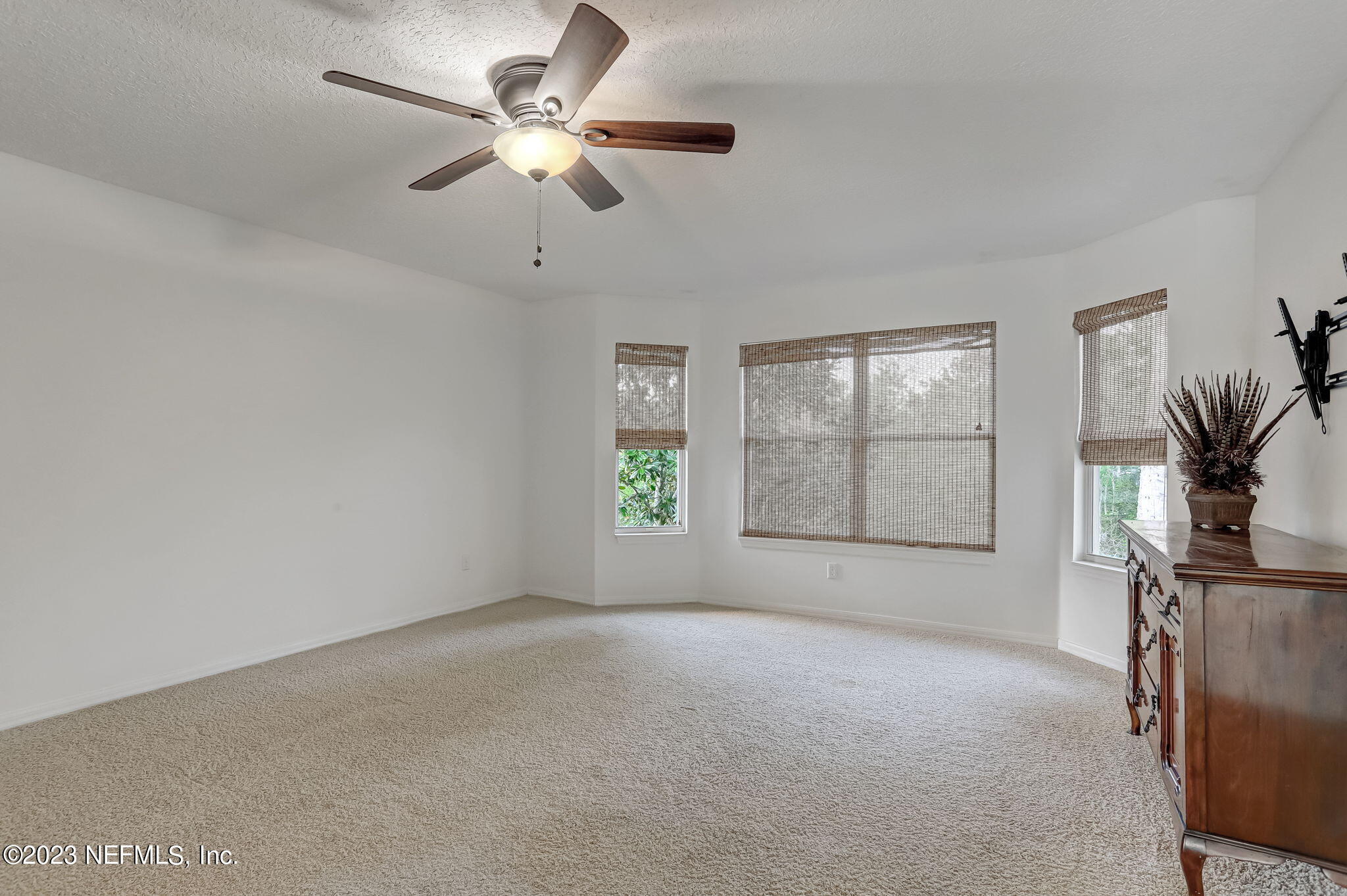 140 OCEANS EDGE Drive