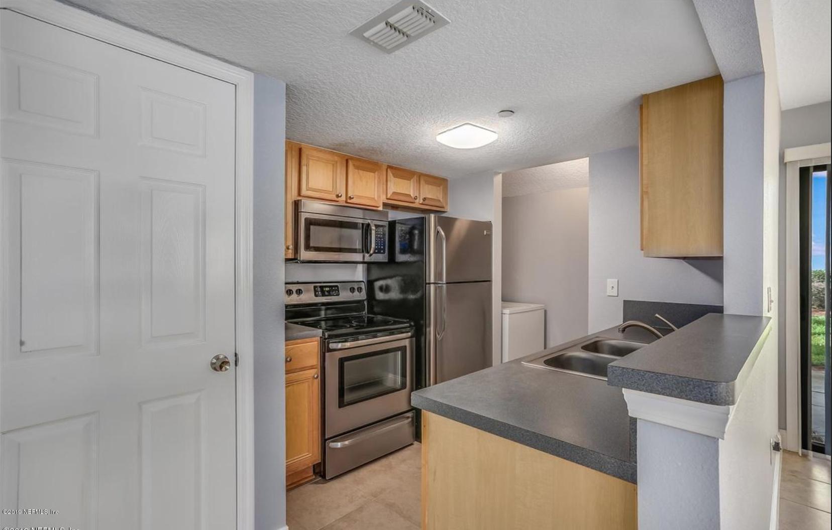 100 FAIRWAY PARK Boulevard 1304