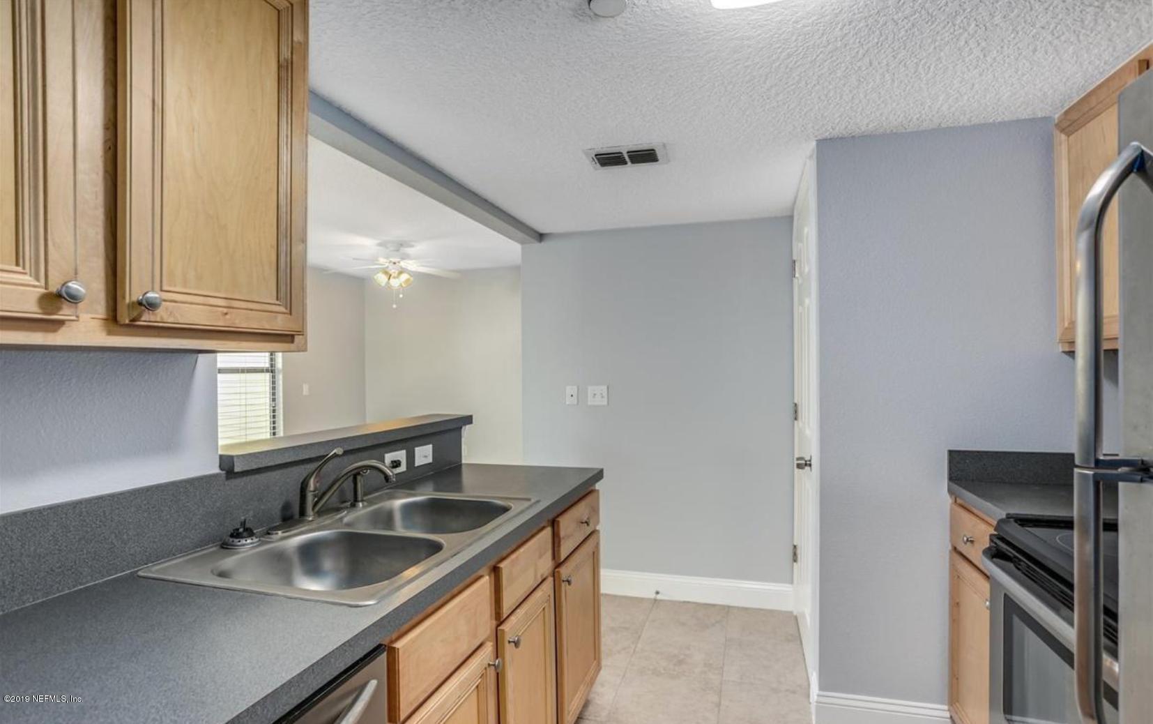 100 FAIRWAY PARK Boulevard 1304