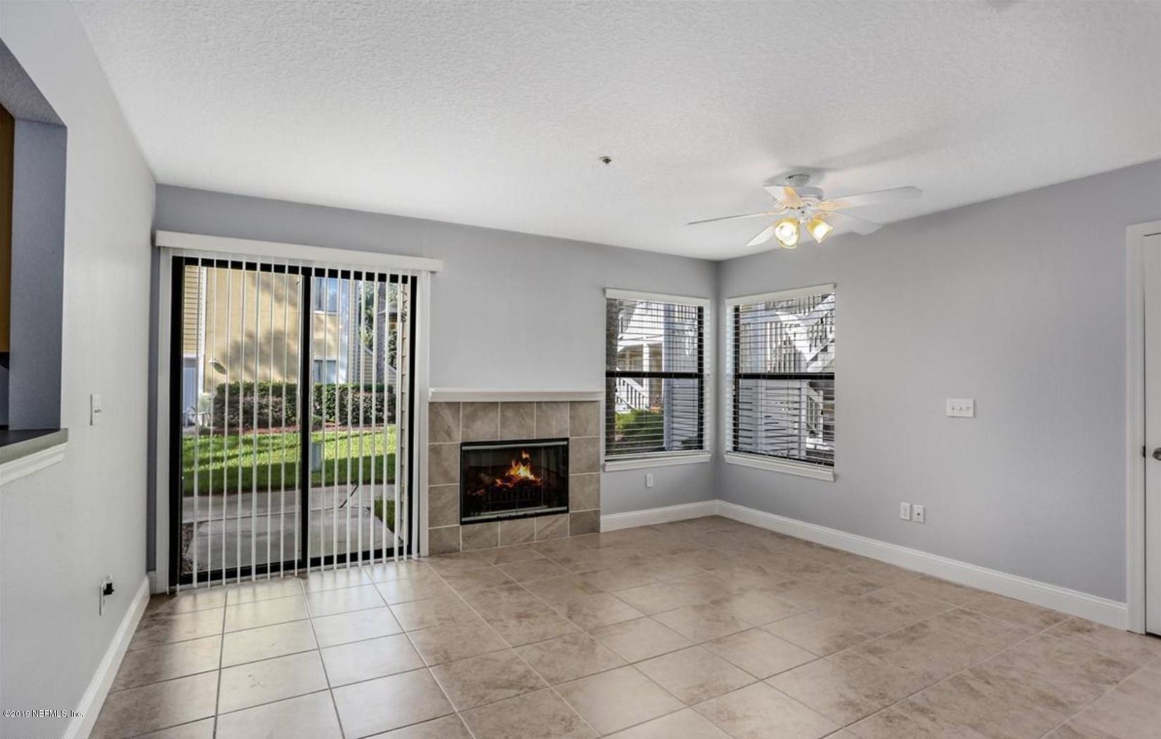 100 FAIRWAY PARK Boulevard 1304
