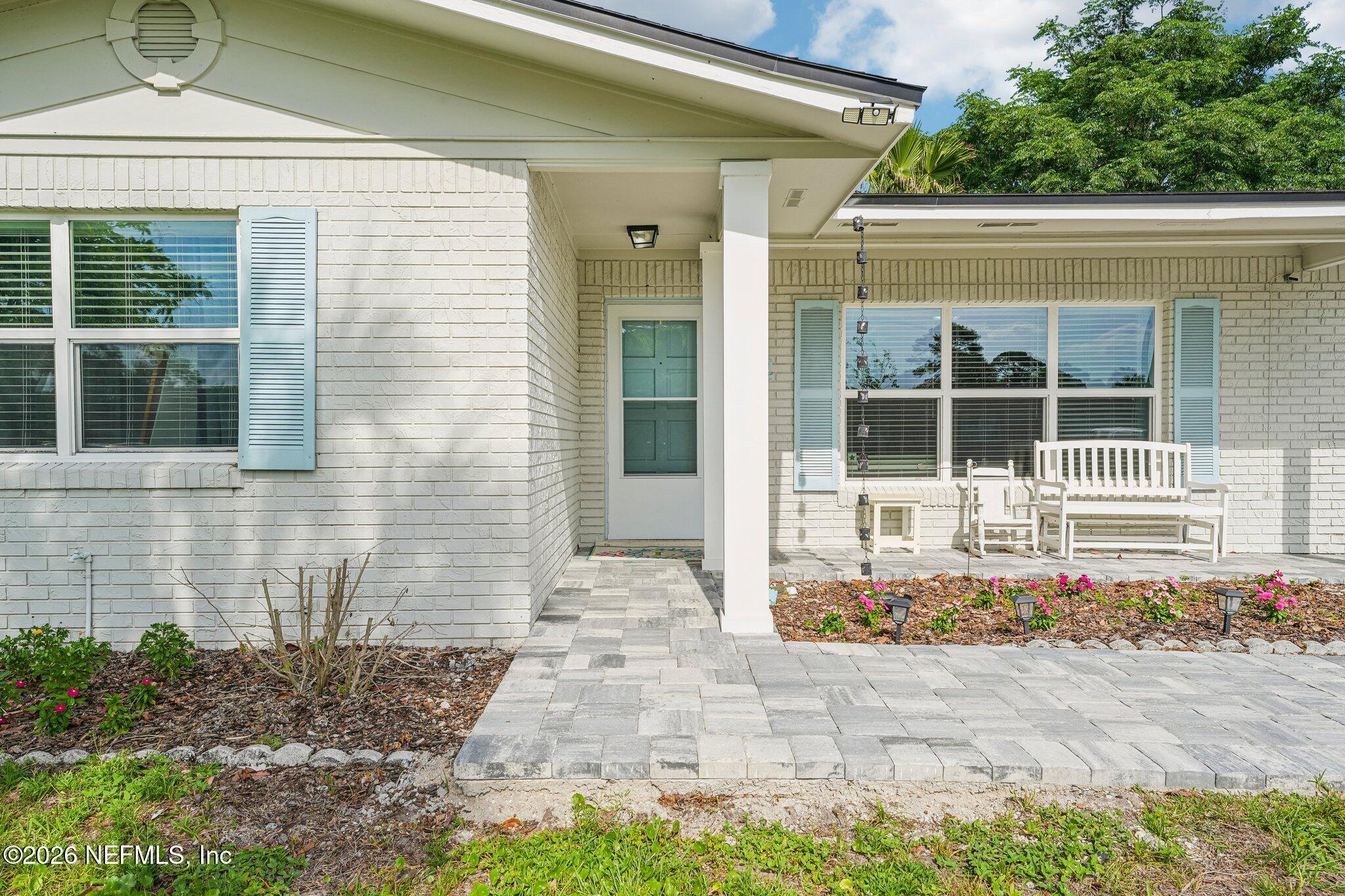 42 DOLPHIN Boulevard