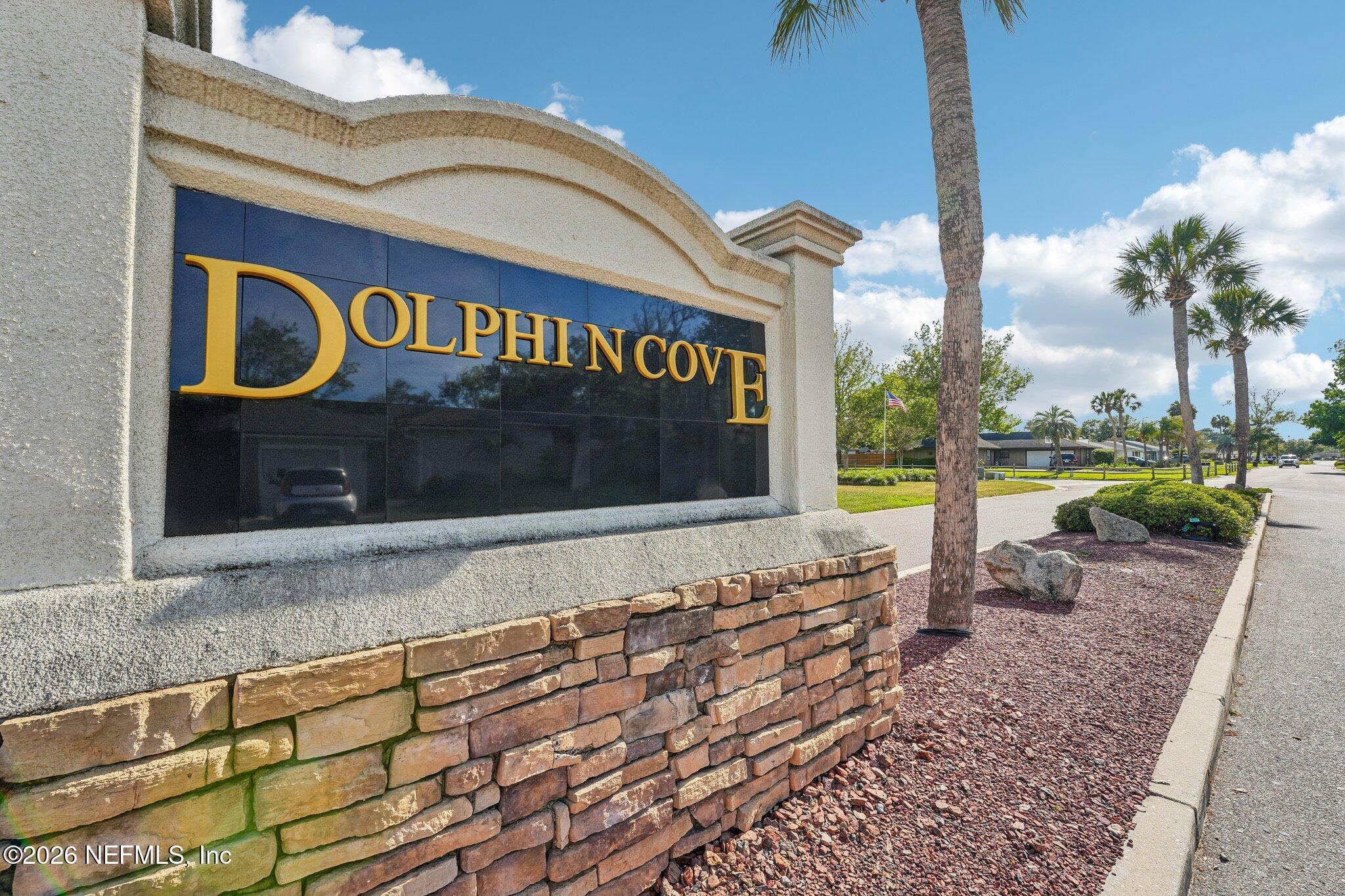 42 DOLPHIN Boulevard