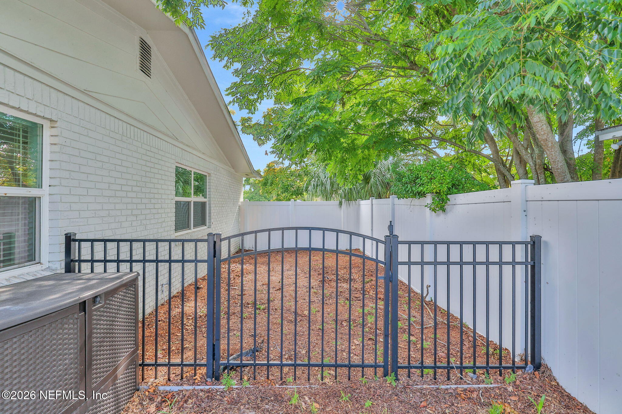 42 DOLPHIN Boulevard