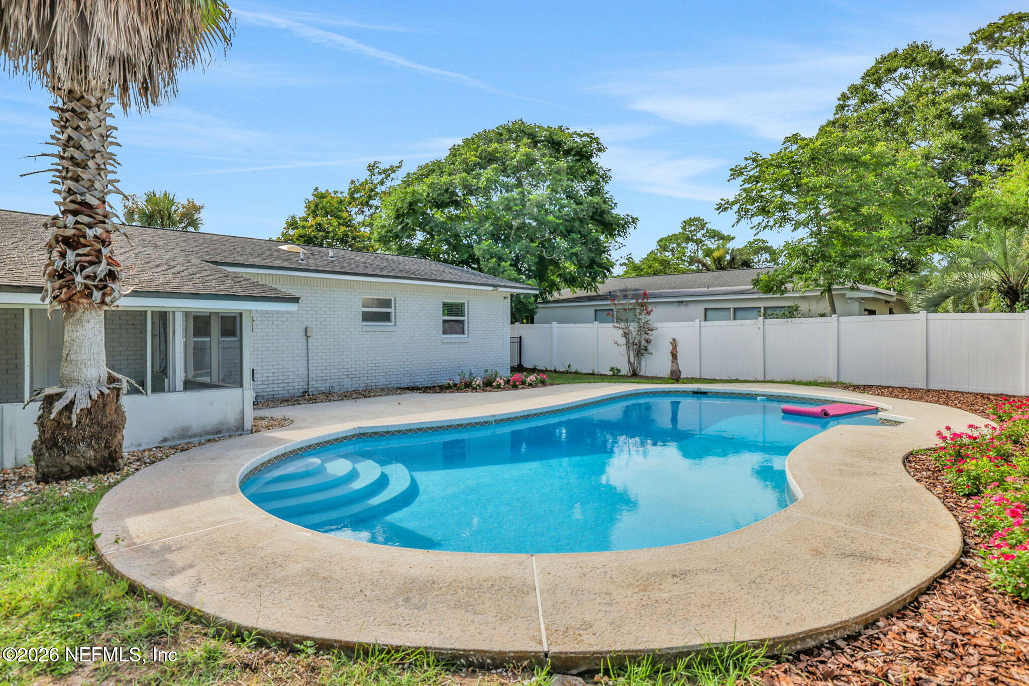 42 DOLPHIN Boulevard