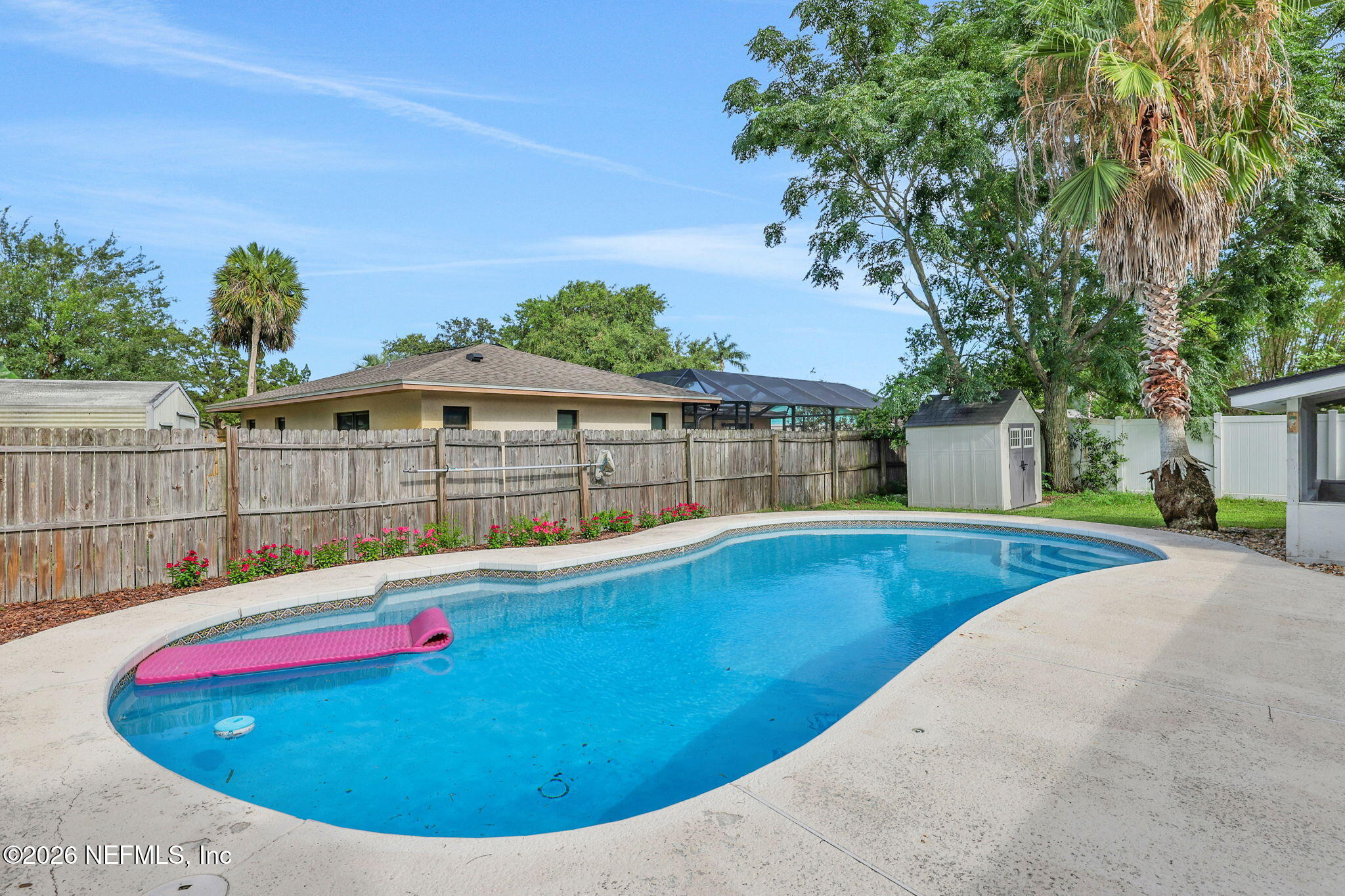42 DOLPHIN Boulevard