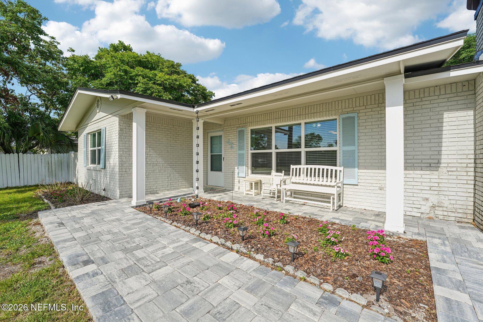 42 DOLPHIN Boulevard