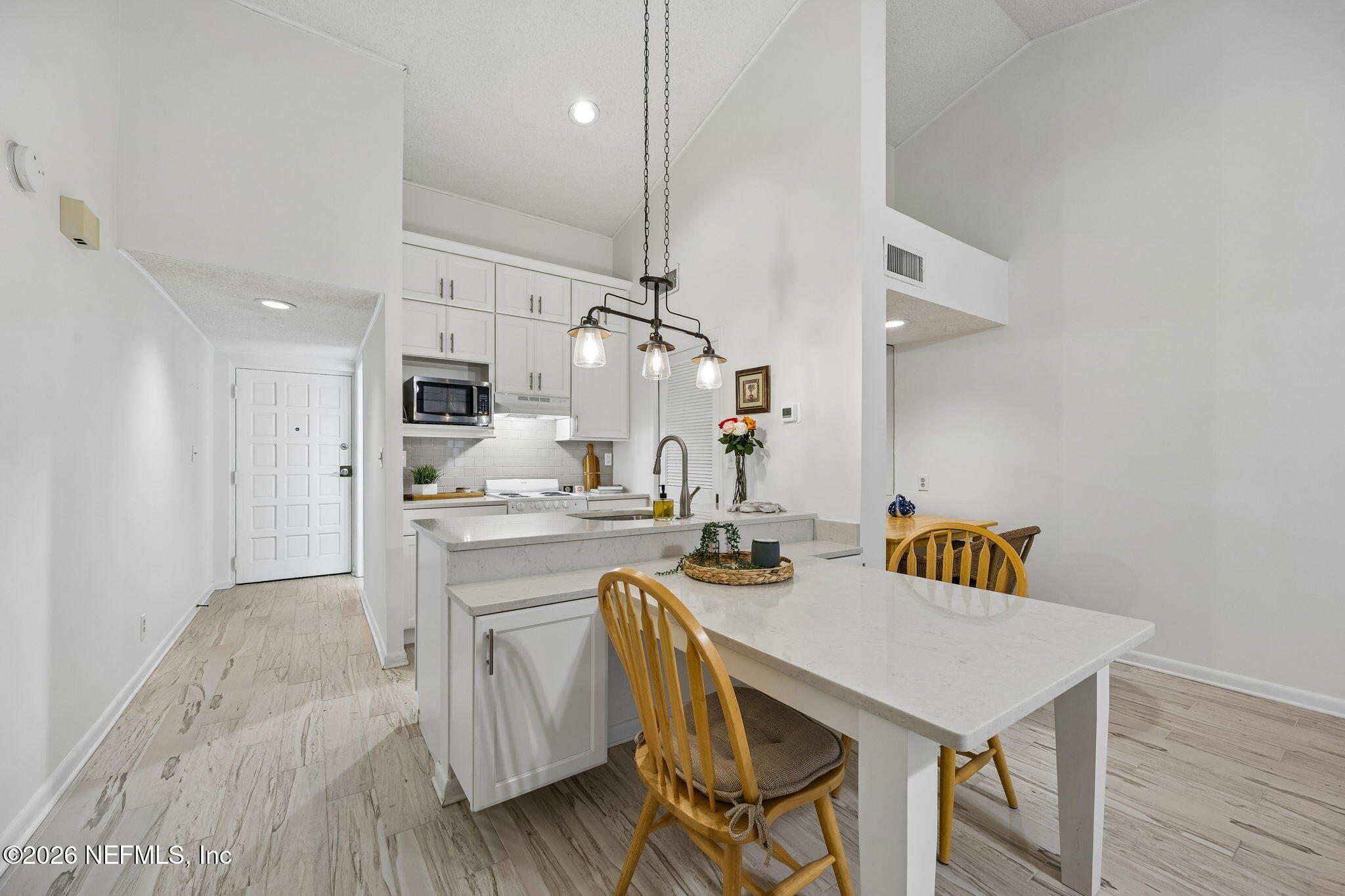657 SUMMER Place