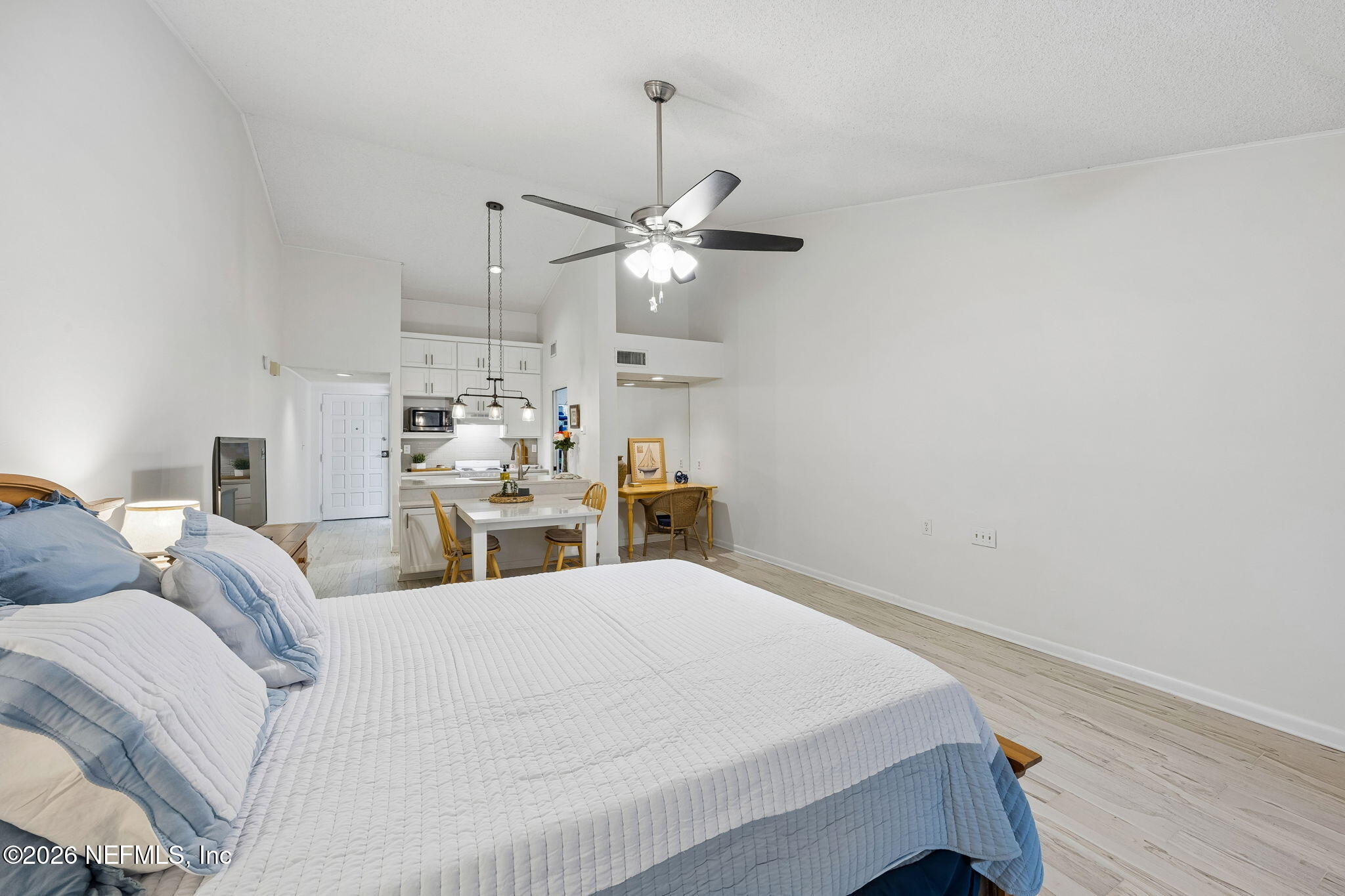 657 SUMMER Place