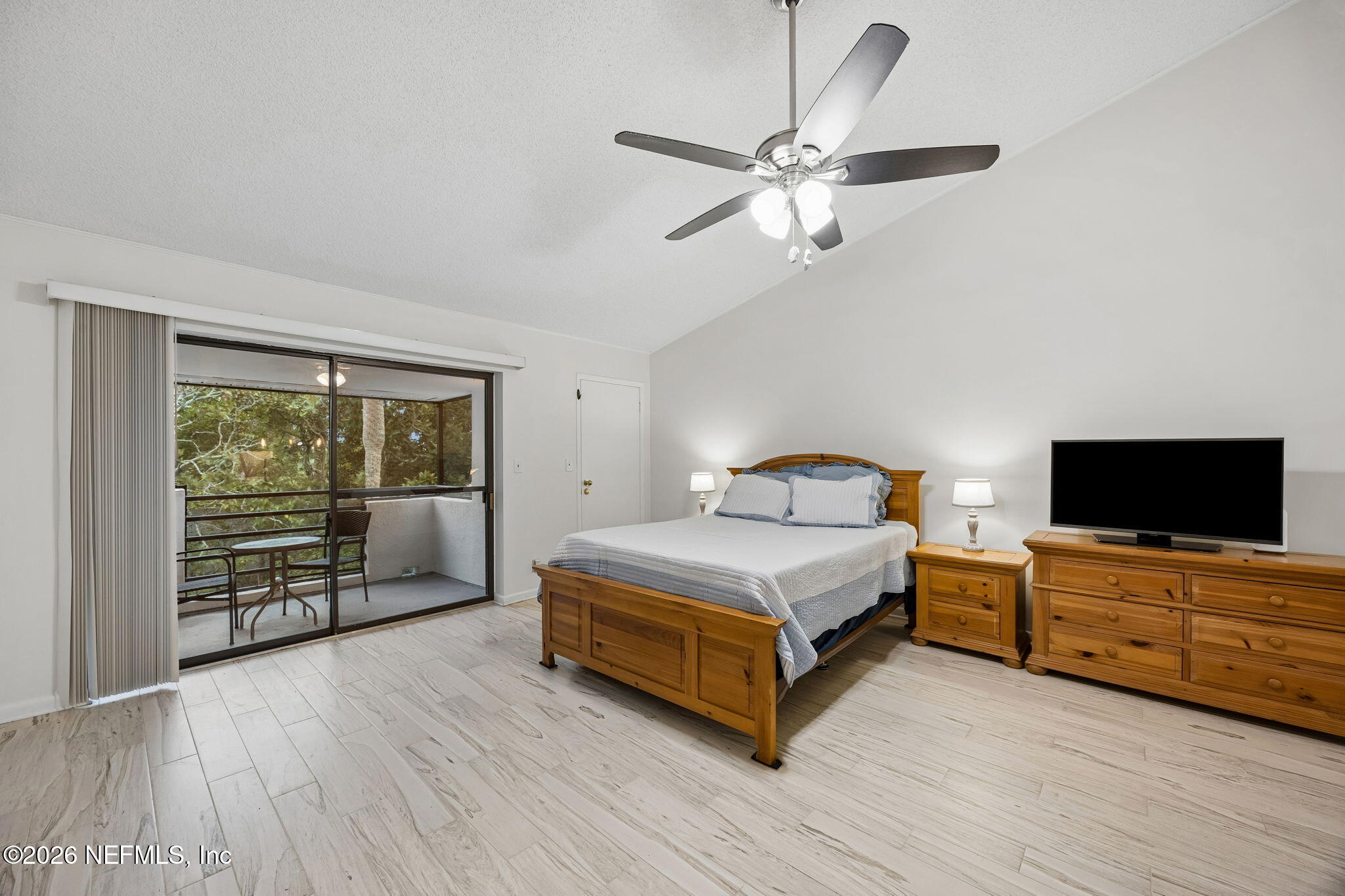 657 SUMMER Place