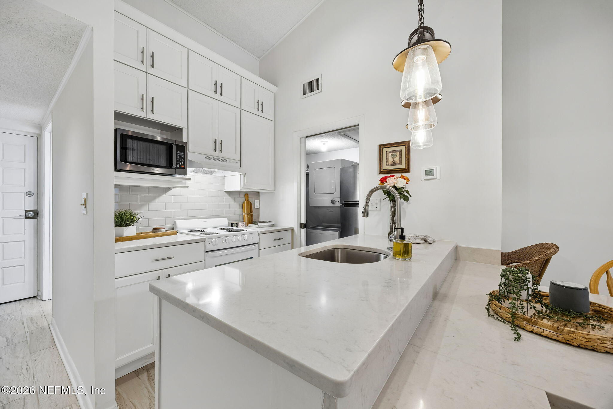 657 SUMMER Place