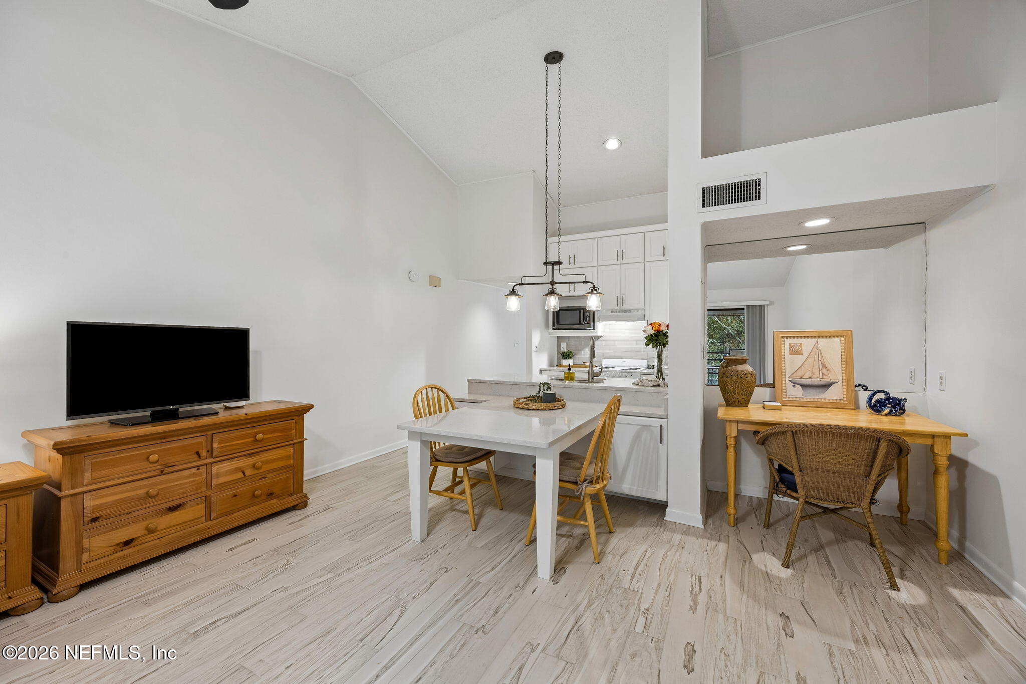 657 SUMMER Place