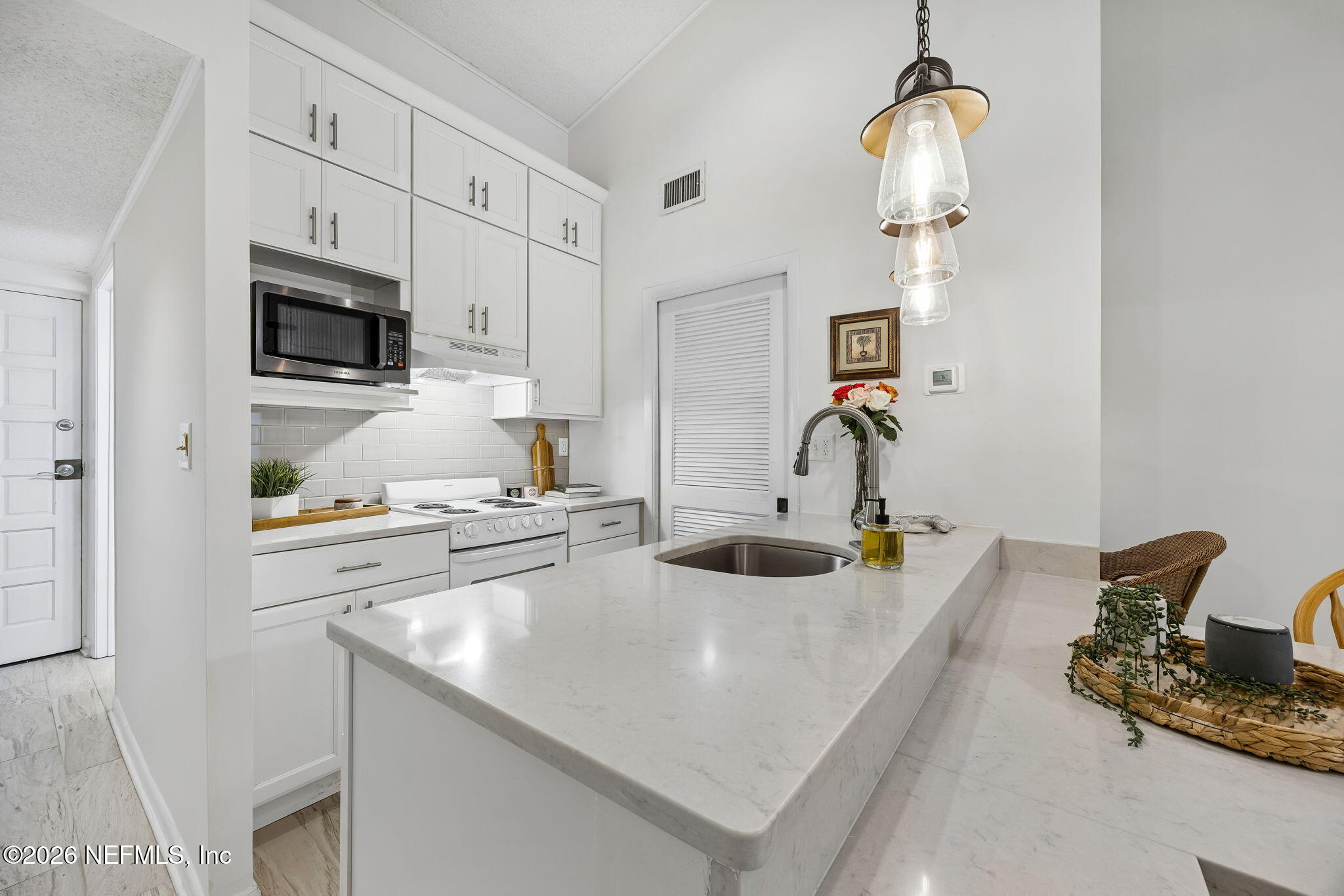 657 SUMMER Place
