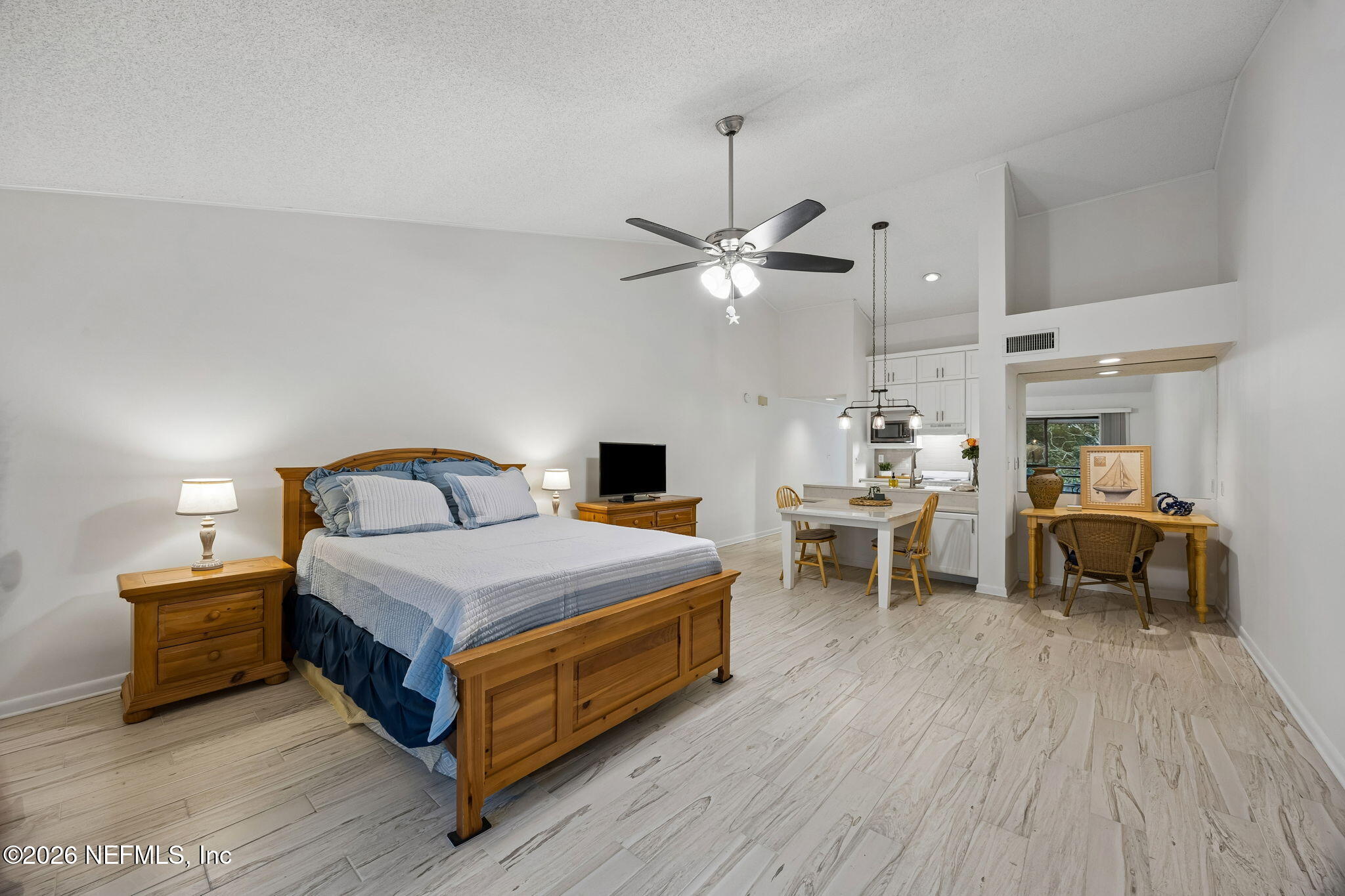 657 SUMMER Place